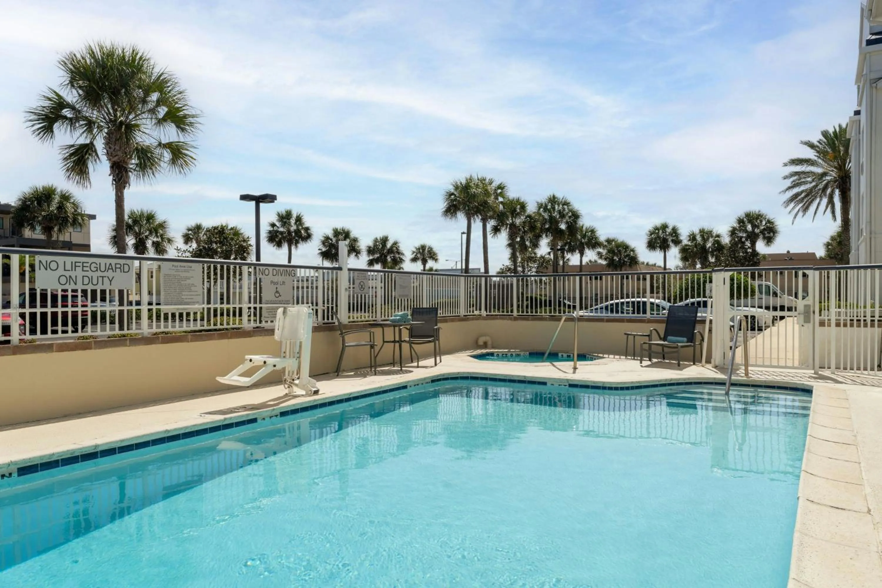 Swimming pool in Fairfield Inn and Suites Jacksonville Beach