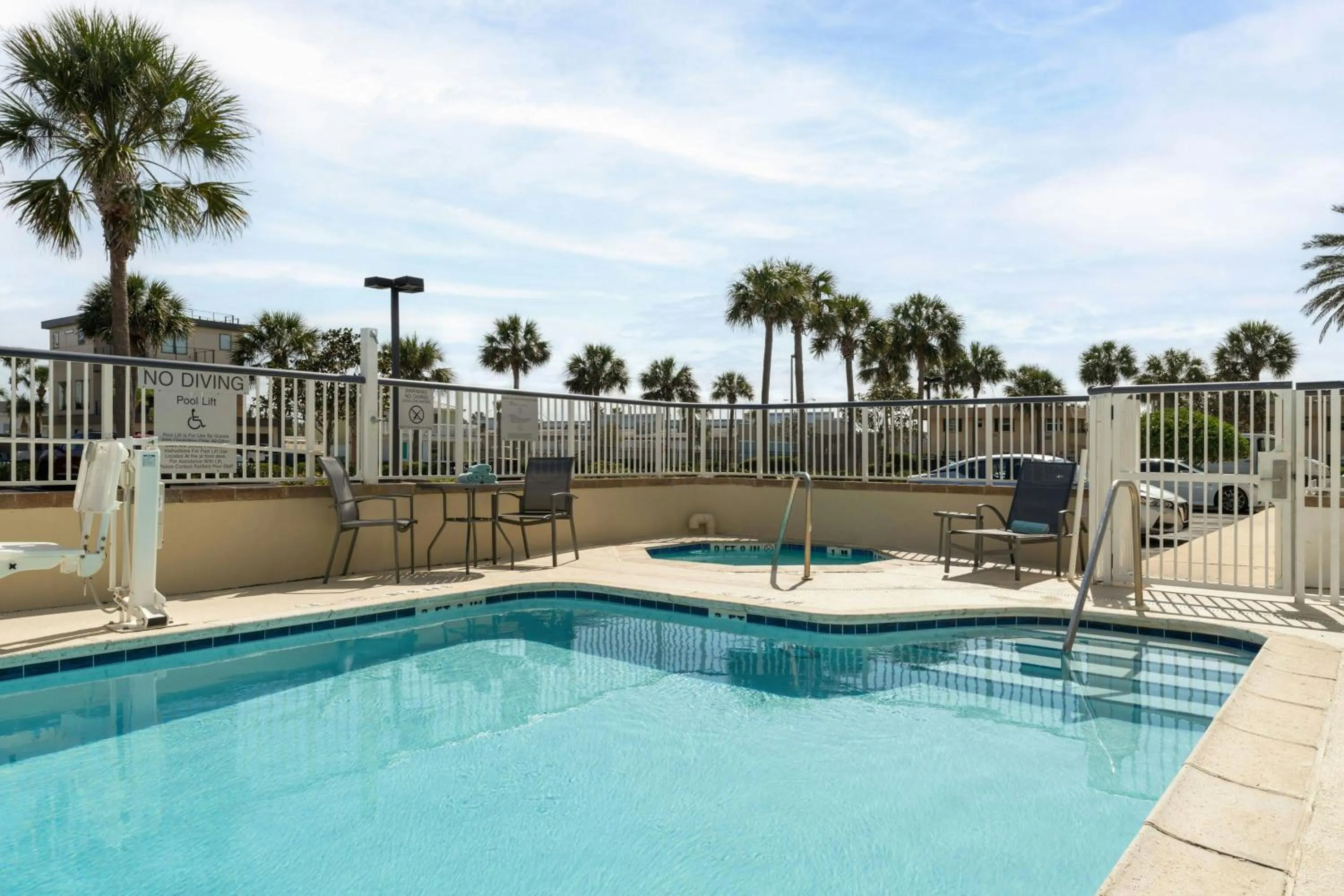 Swimming pool in Fairfield Inn and Suites Jacksonville Beach