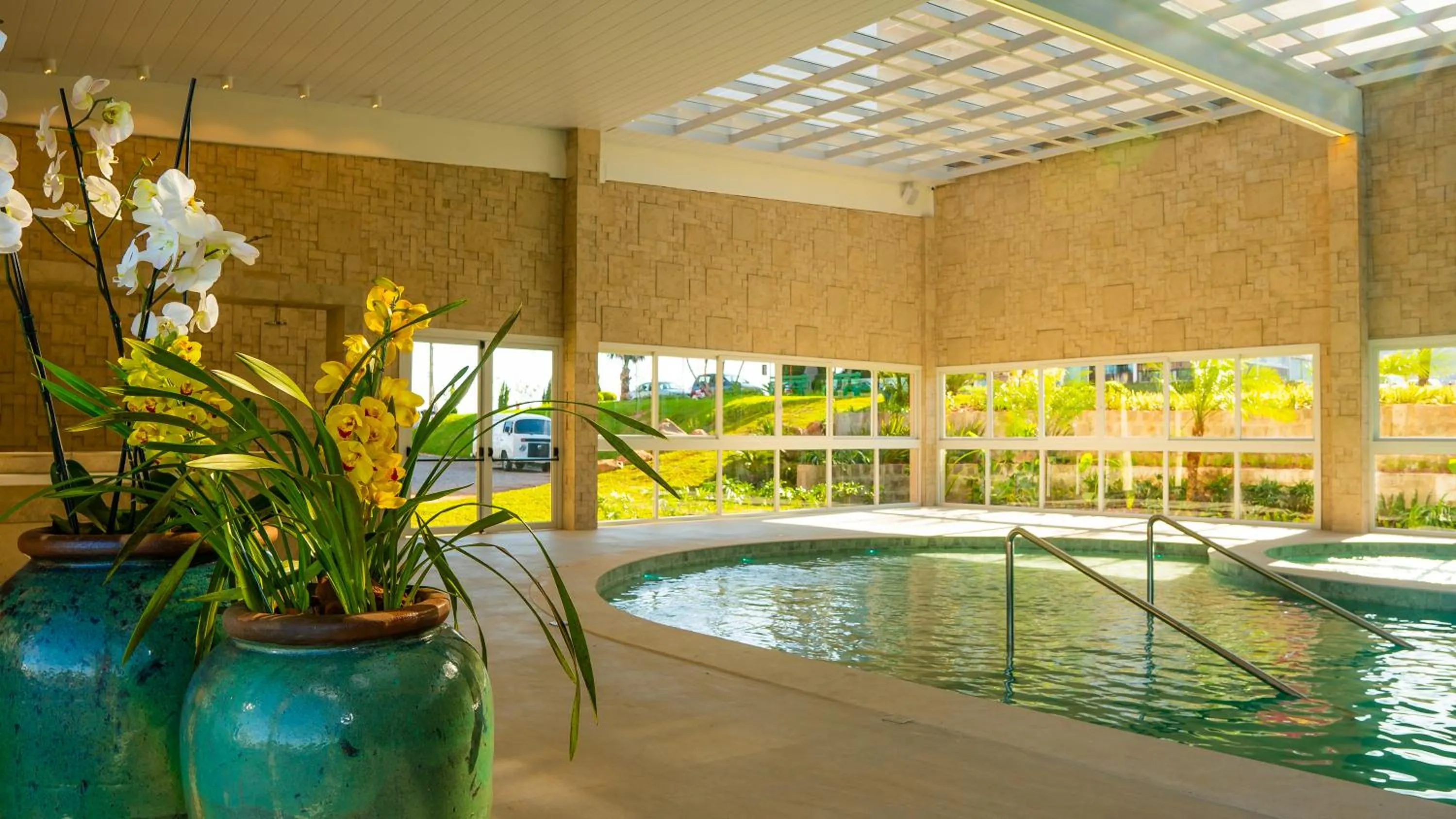 Swimming pool in Hotel Recanto Maestro