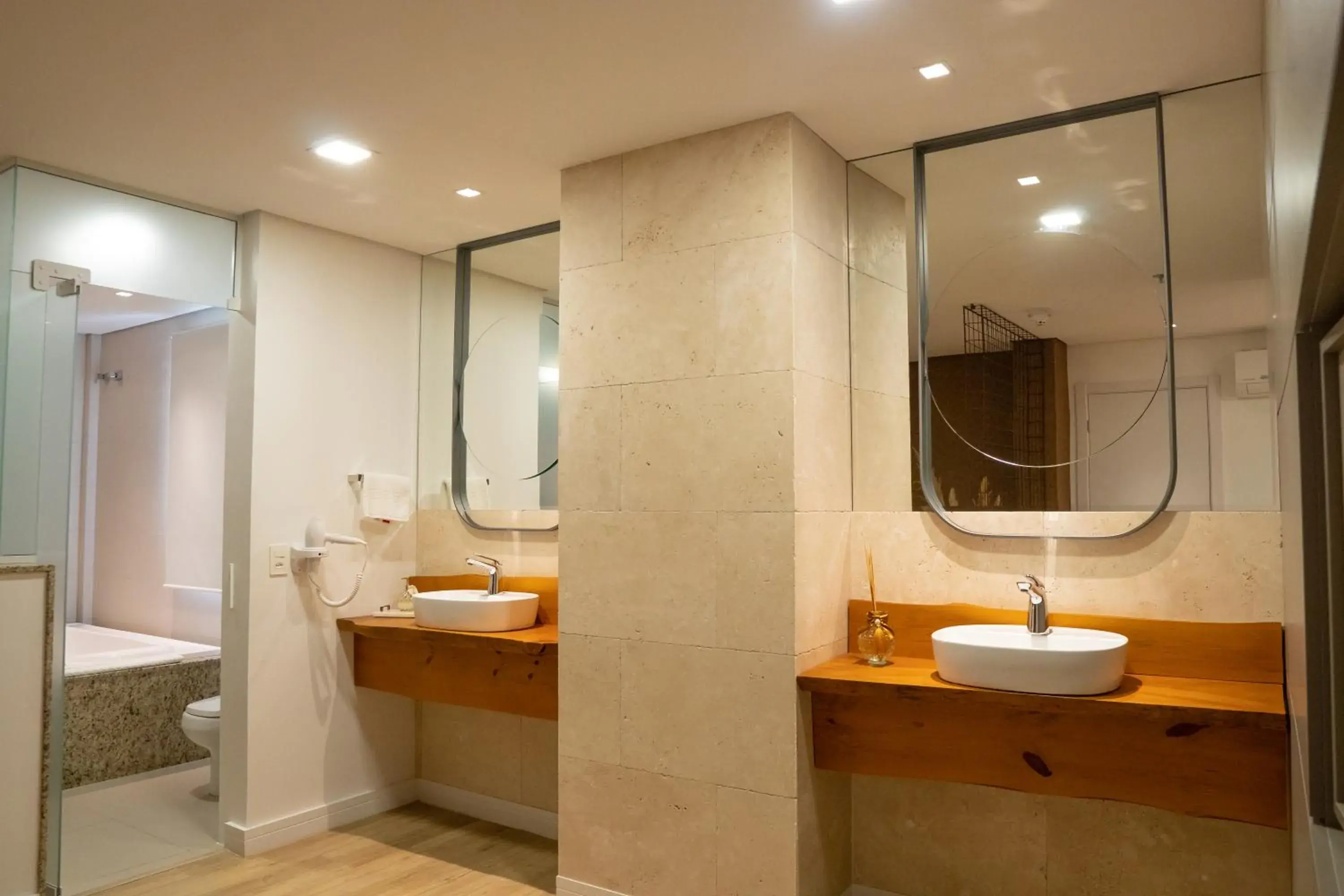 Suite with Spa Bath - single occupancy in Hotel Recanto Maestro Suite with Spa Bath - single occupancy in Hotel Recanto Maestro