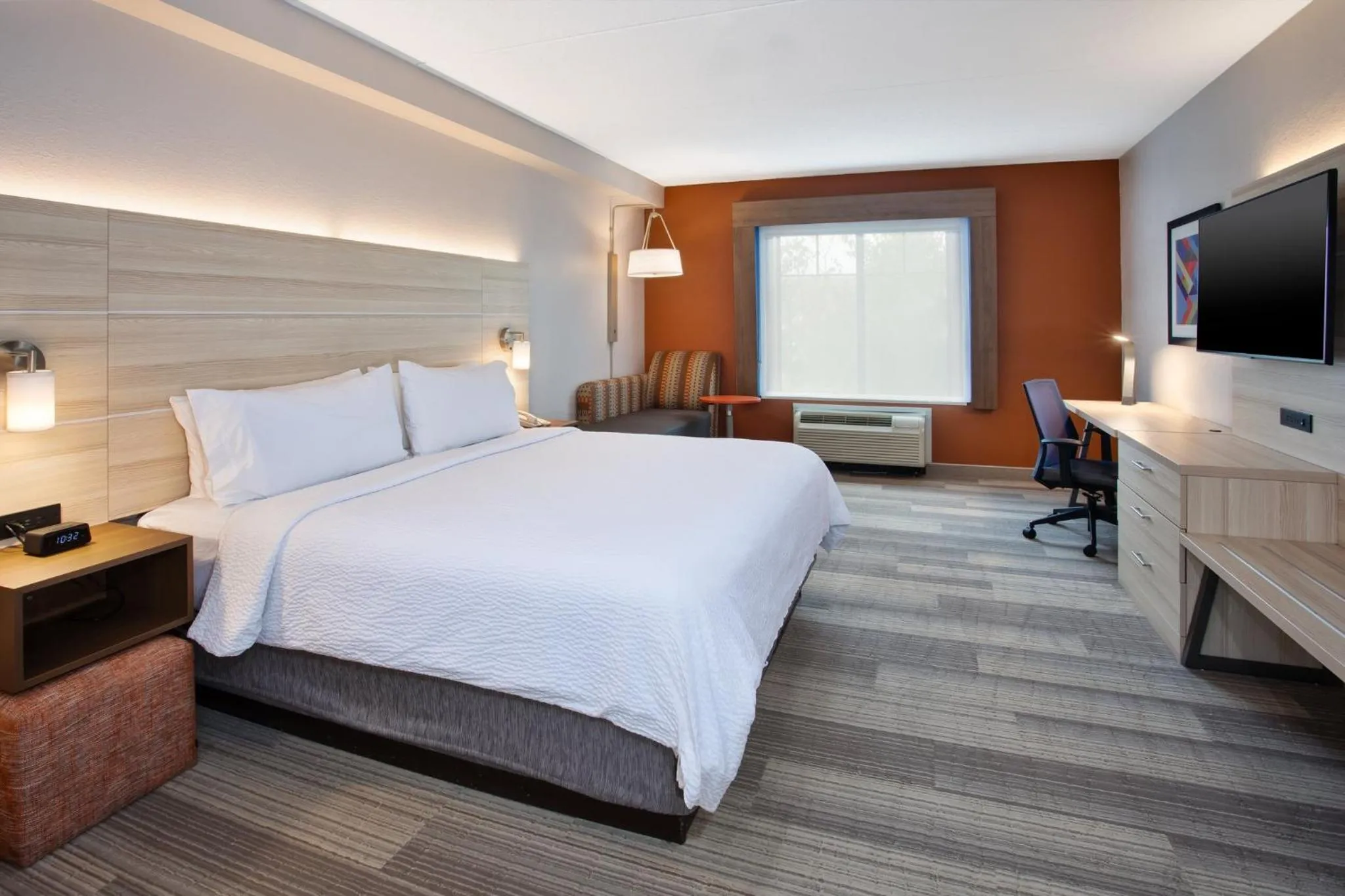 Photo of the whole room, Bed in Holiday Inn Express Hotel & Suites Rochester Webster by IHG