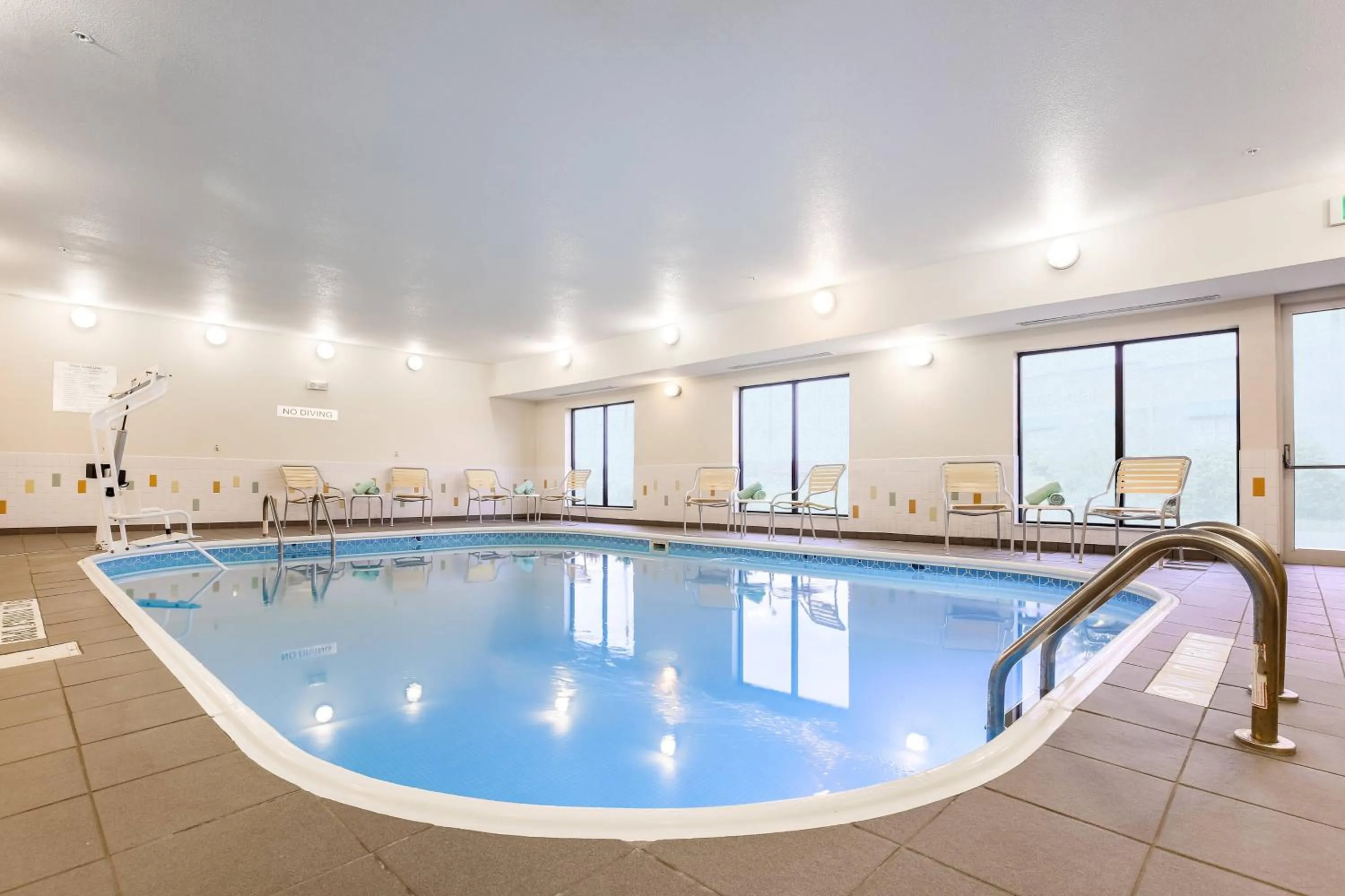 Swimming pool in Fairfield Inn & Suites Victoria