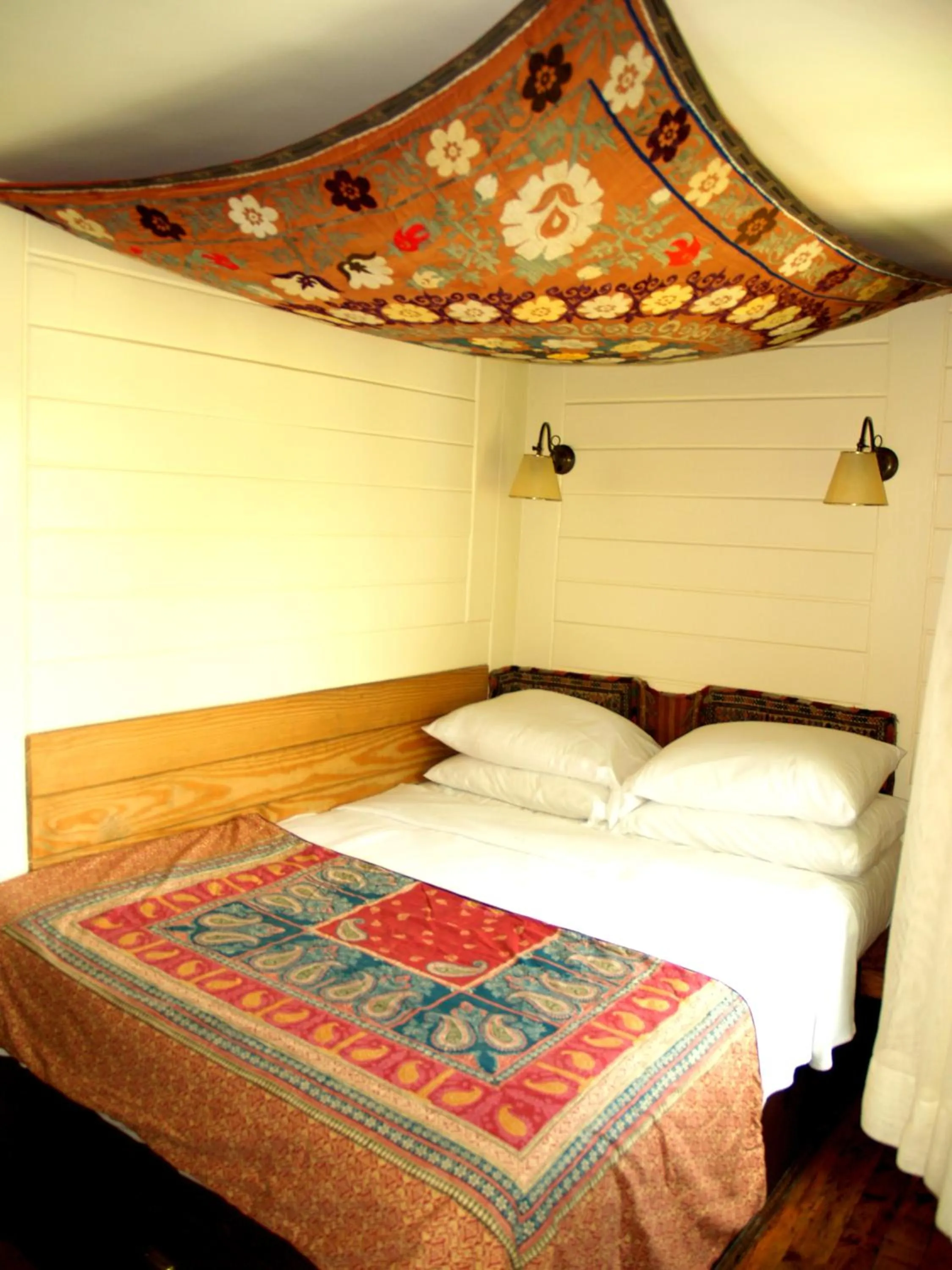 Photo of the whole room, Bed in Hotel Empress Zoe