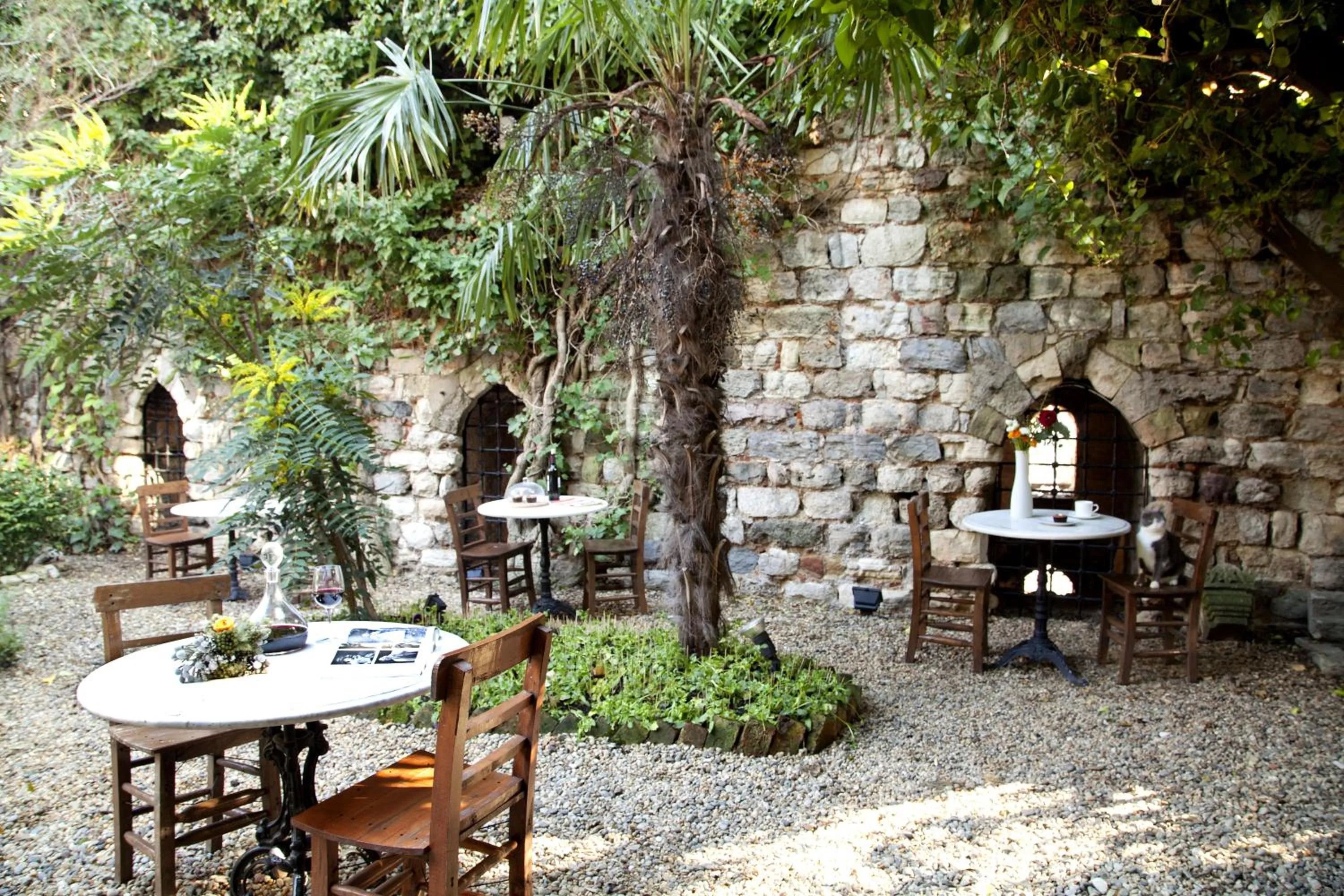 Property building in Hotel Empress Zoe