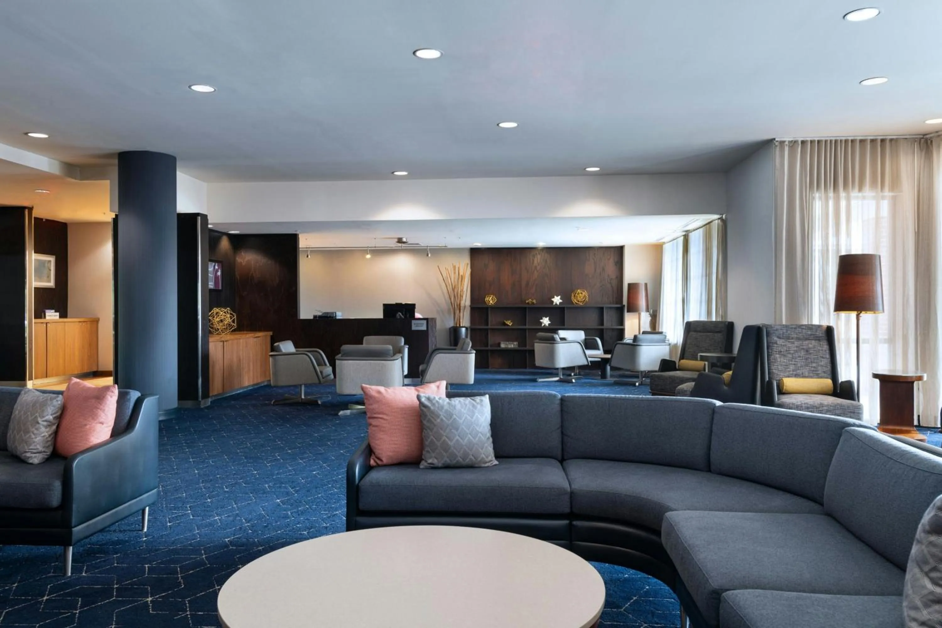 Lobby or reception in Courtyard by Marriott Omaha Aksarben Village