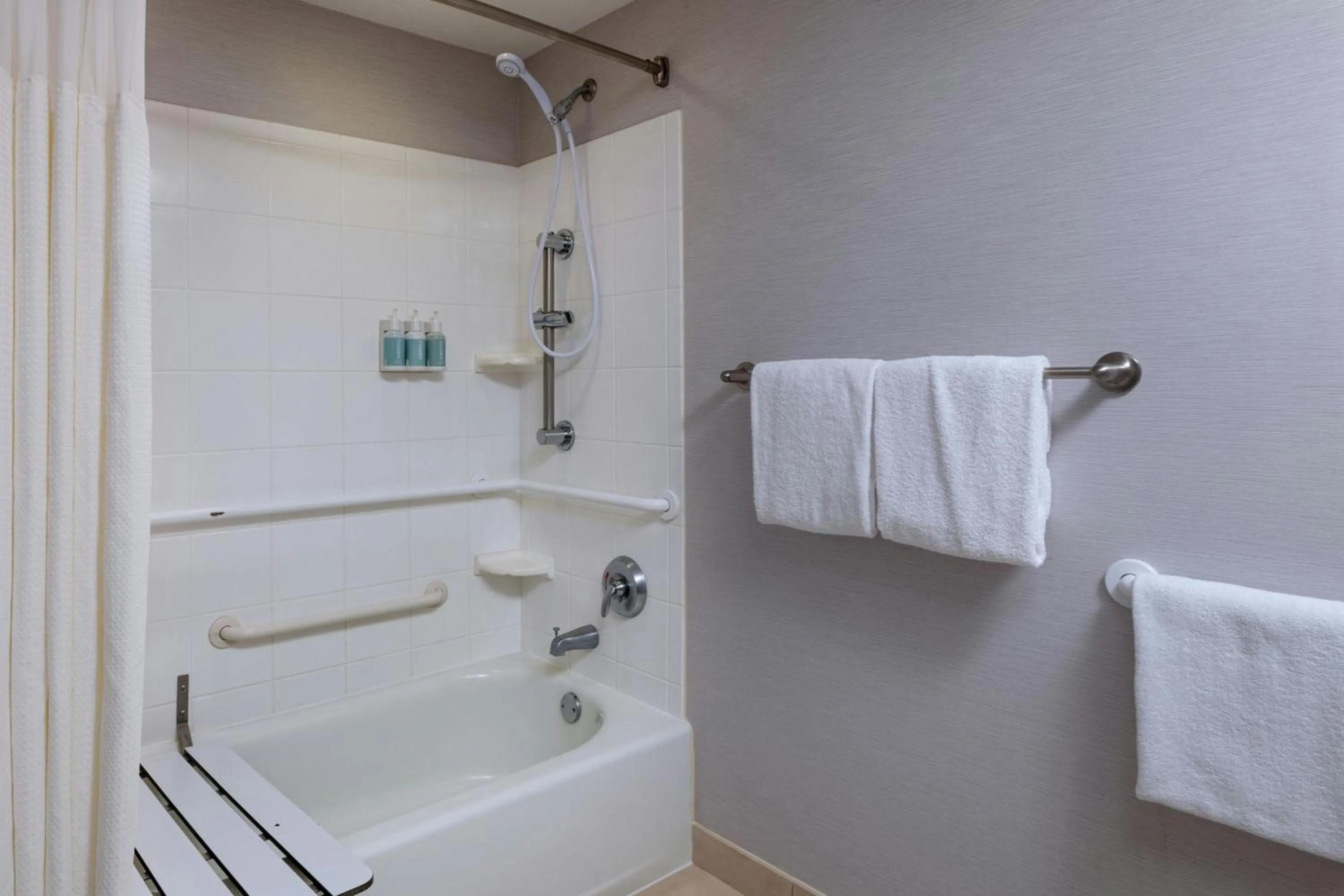 Bathroom in Courtyard by Marriott Omaha Aksarben Village