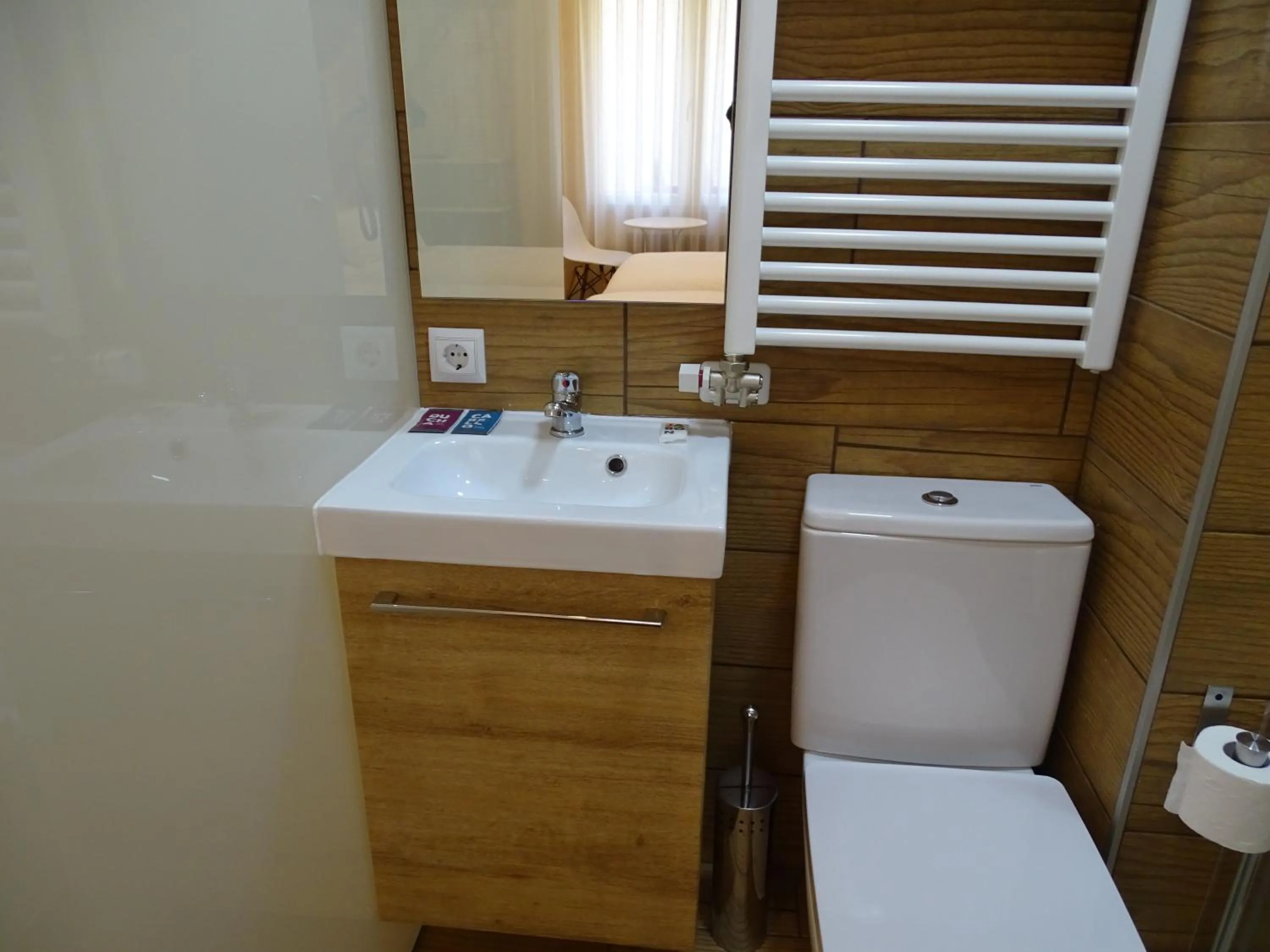 Photo of the whole room in Urban Burgos