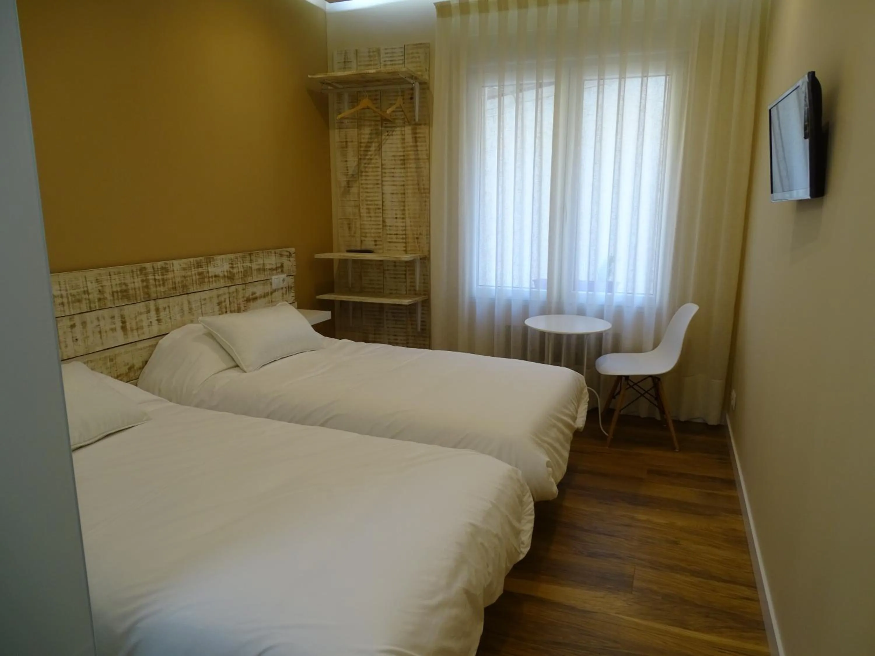 Photo of the whole room, Bed in Urban Burgos