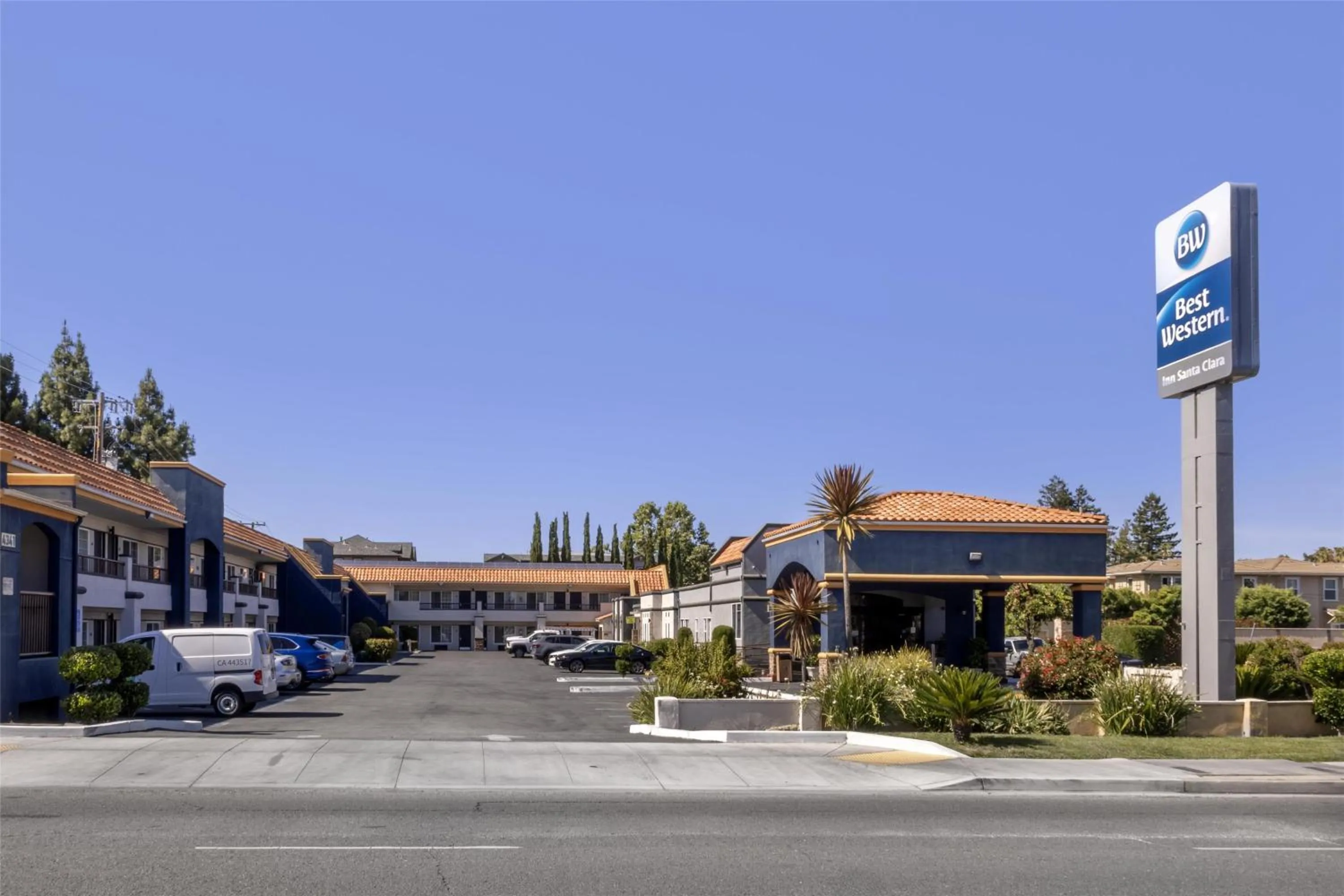 Property building in Best Western Inn Santa Clara
