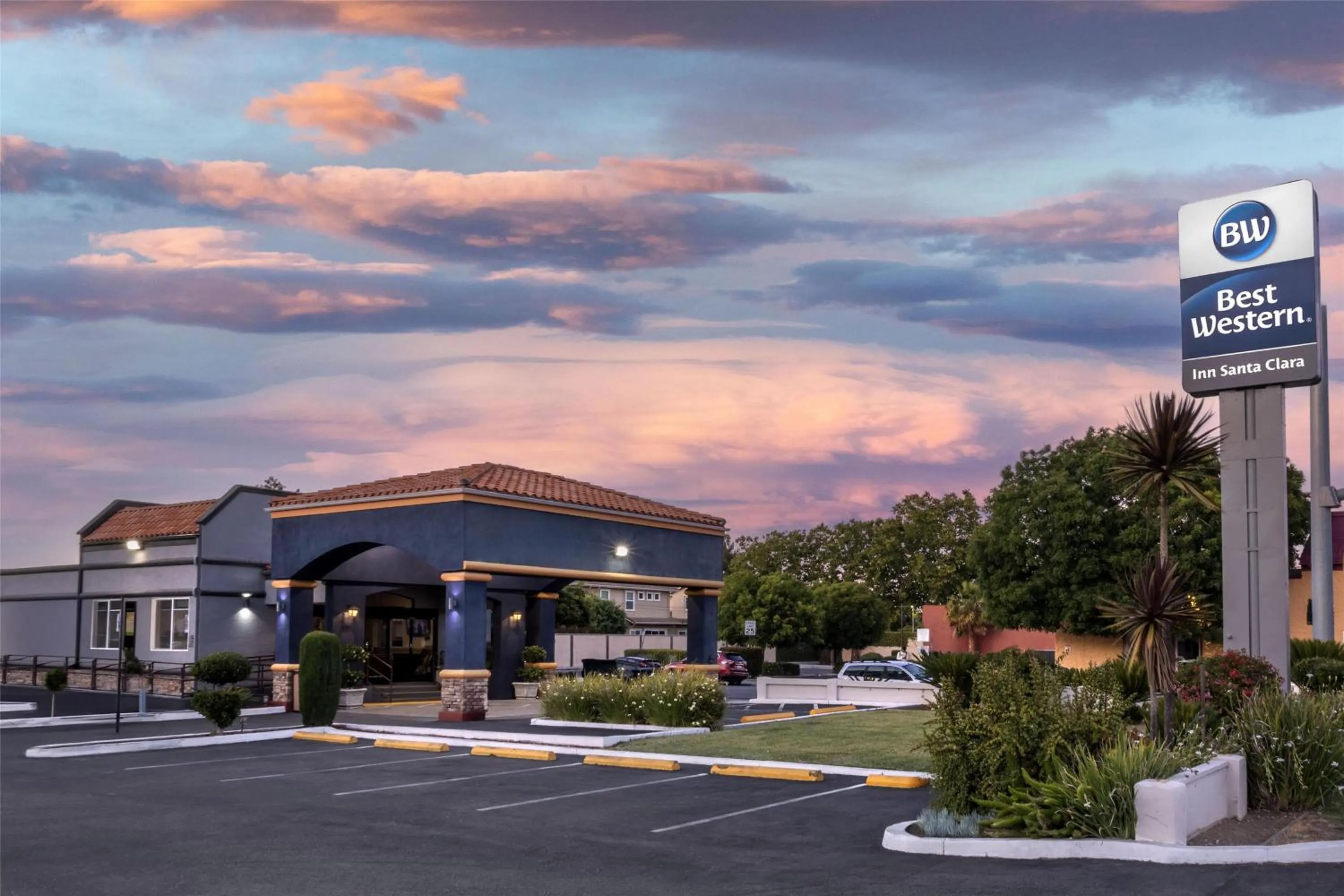 Property building in Best Western Inn Santa Clara