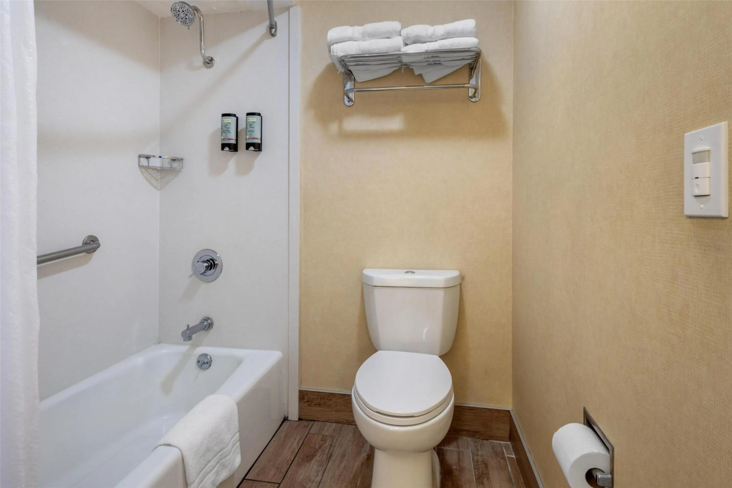 Bathroom in Best Western Inn Santa Clara