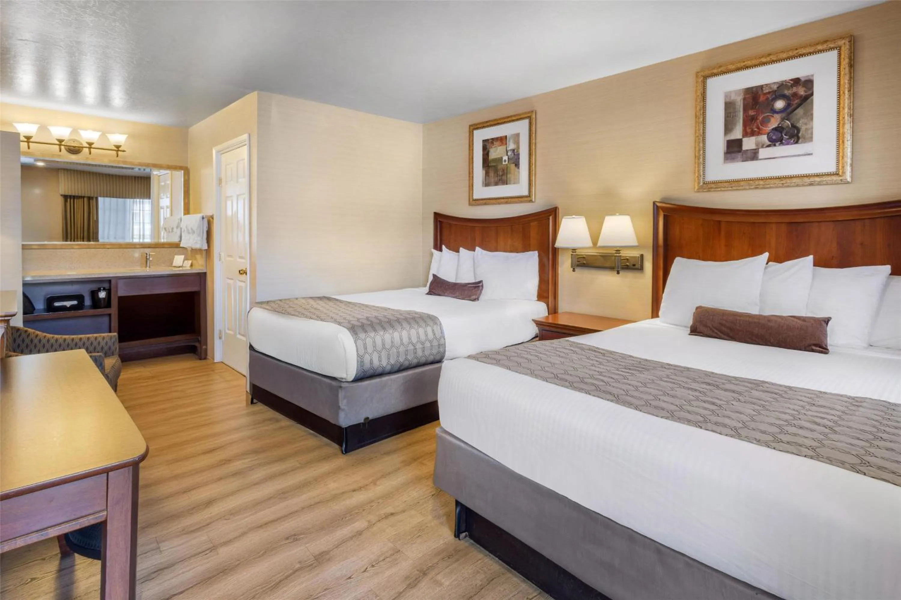 Bedroom, Bed in Best Western Inn Santa Clara