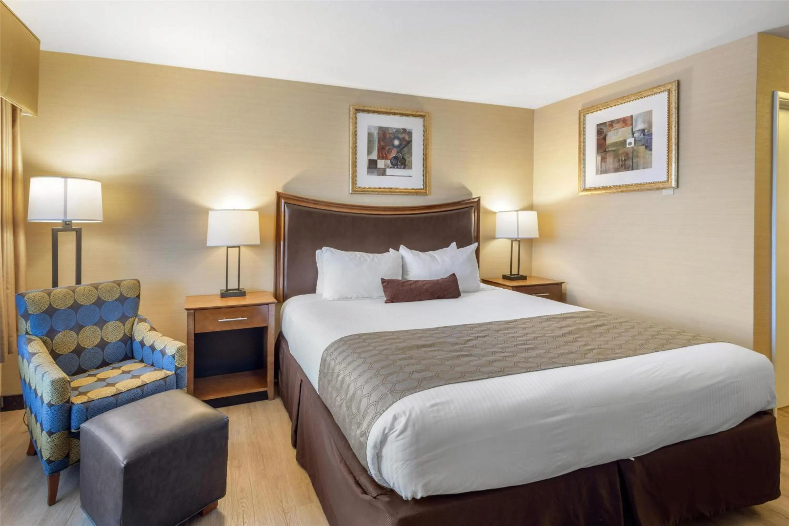 Bedroom, Bed in Best Western Inn Santa Clara