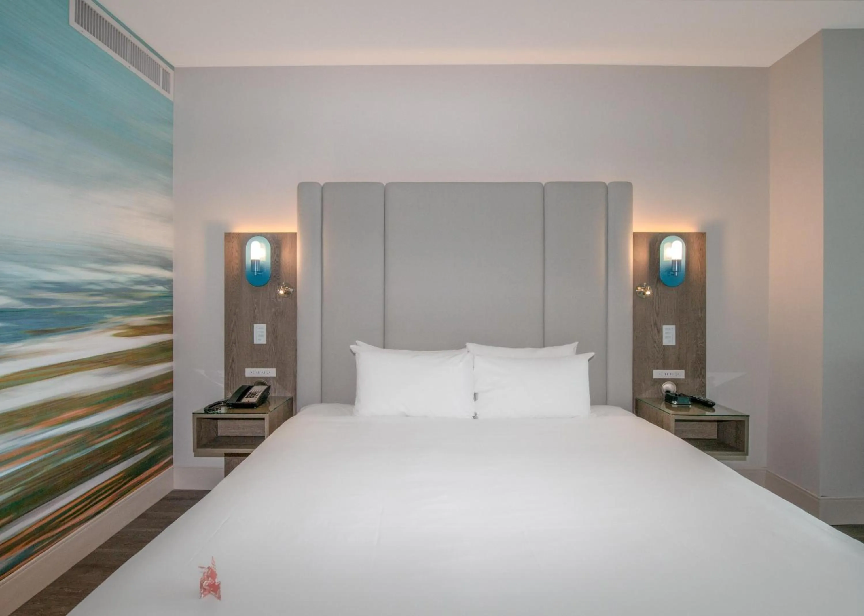 Bedroom, Bed in Coast Coal Harbour Vancouver Hotel by APA
