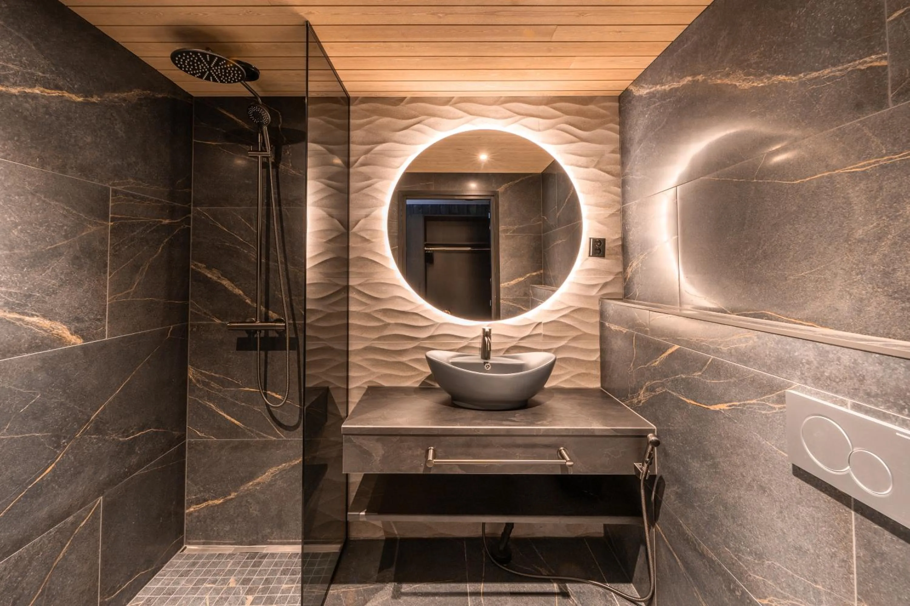 Bathroom in Wilderness Hotel Juutua