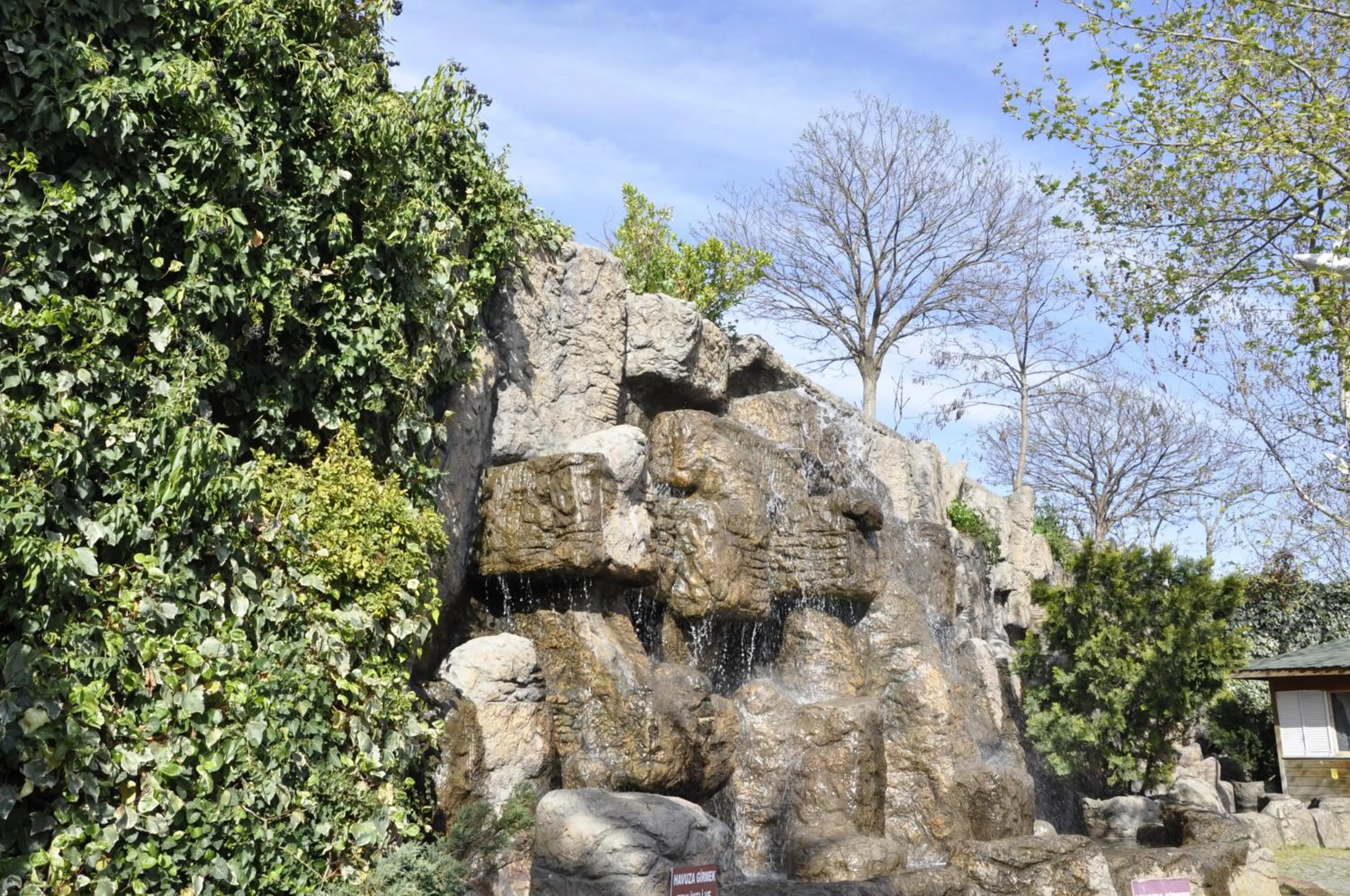 Nearby landmark in Turquhouse Hotel