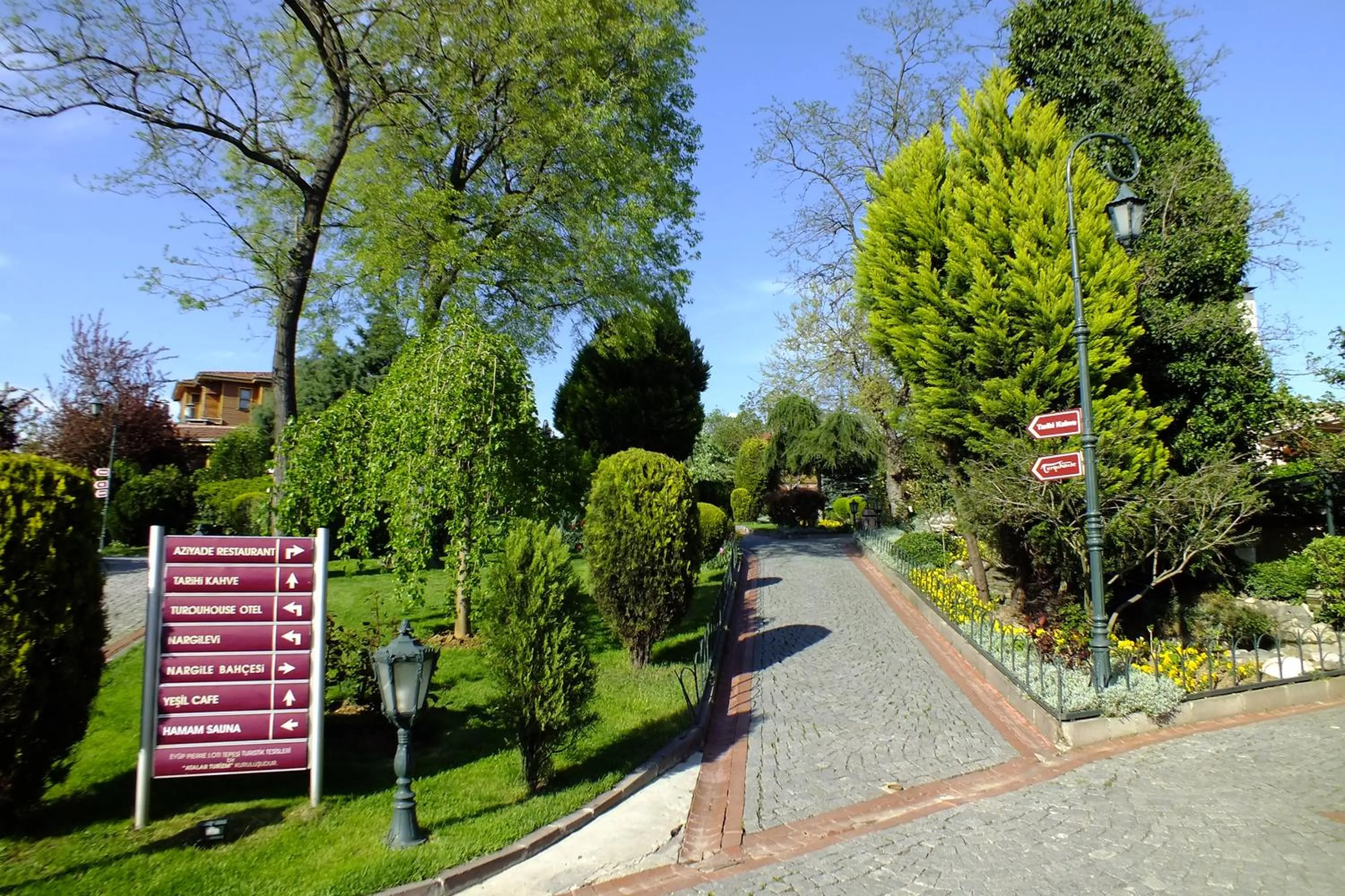 Garden in Turquhouse Hotel