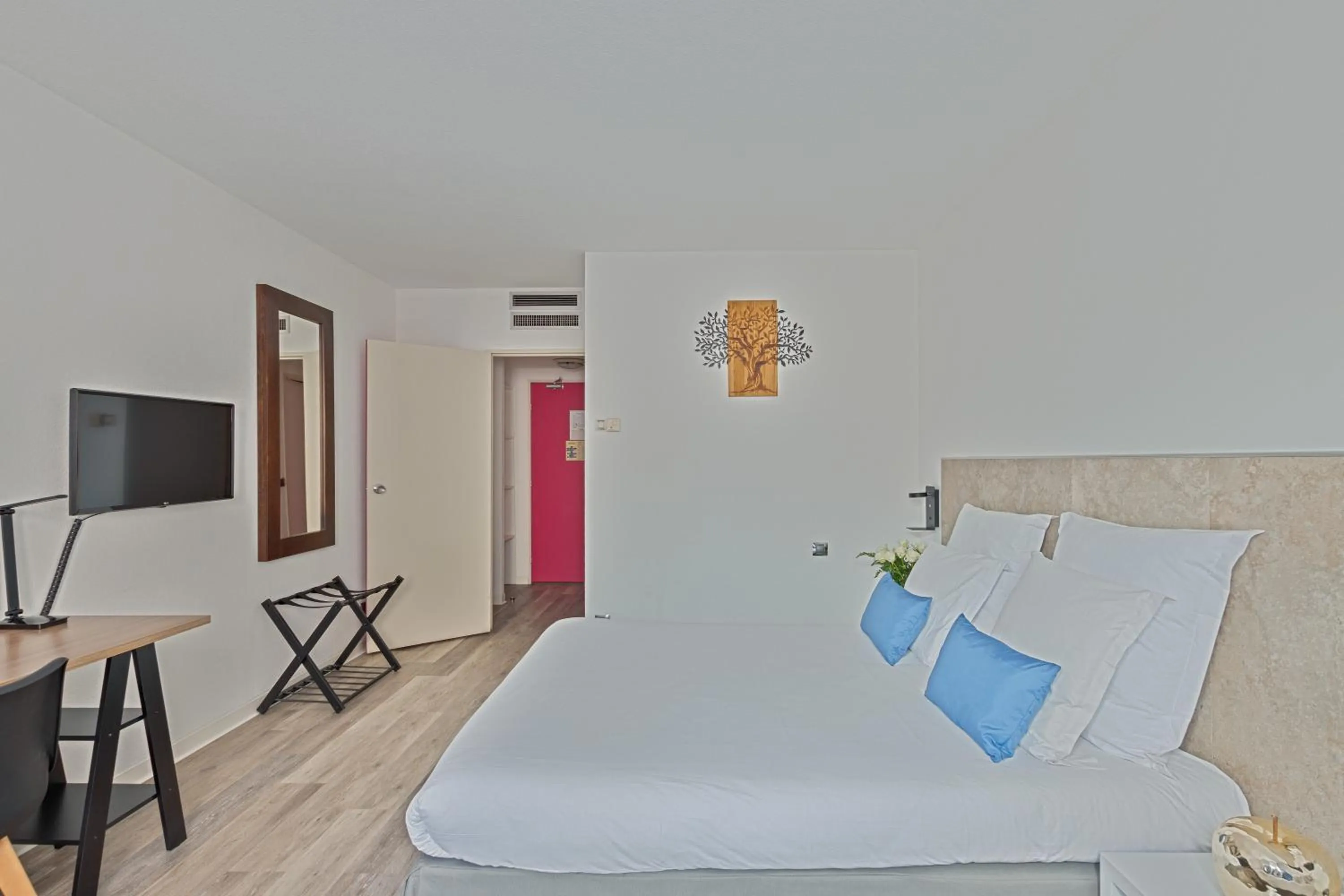 Bed in Hôtel Provence