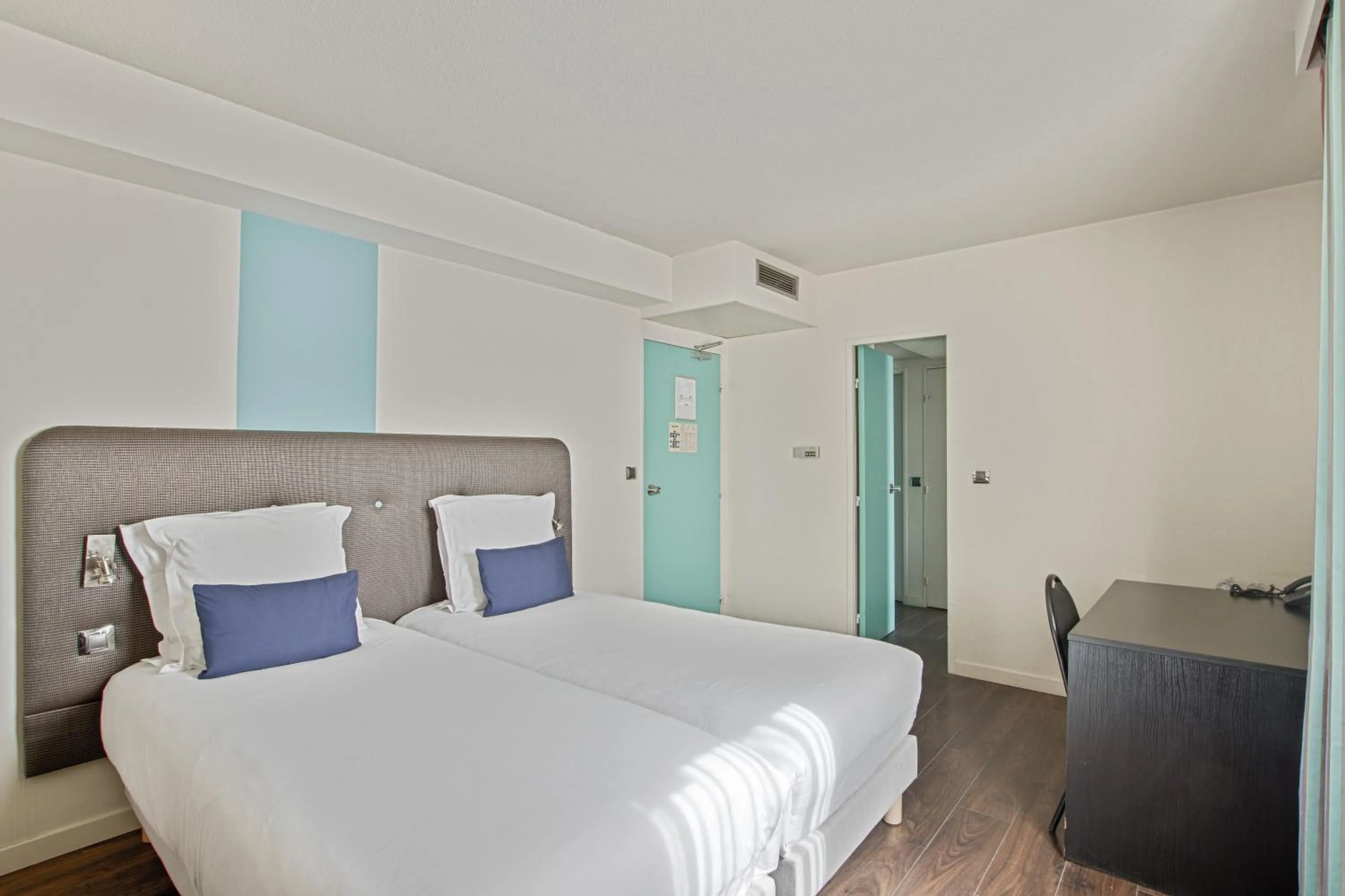 Bed in Hôtel Provence