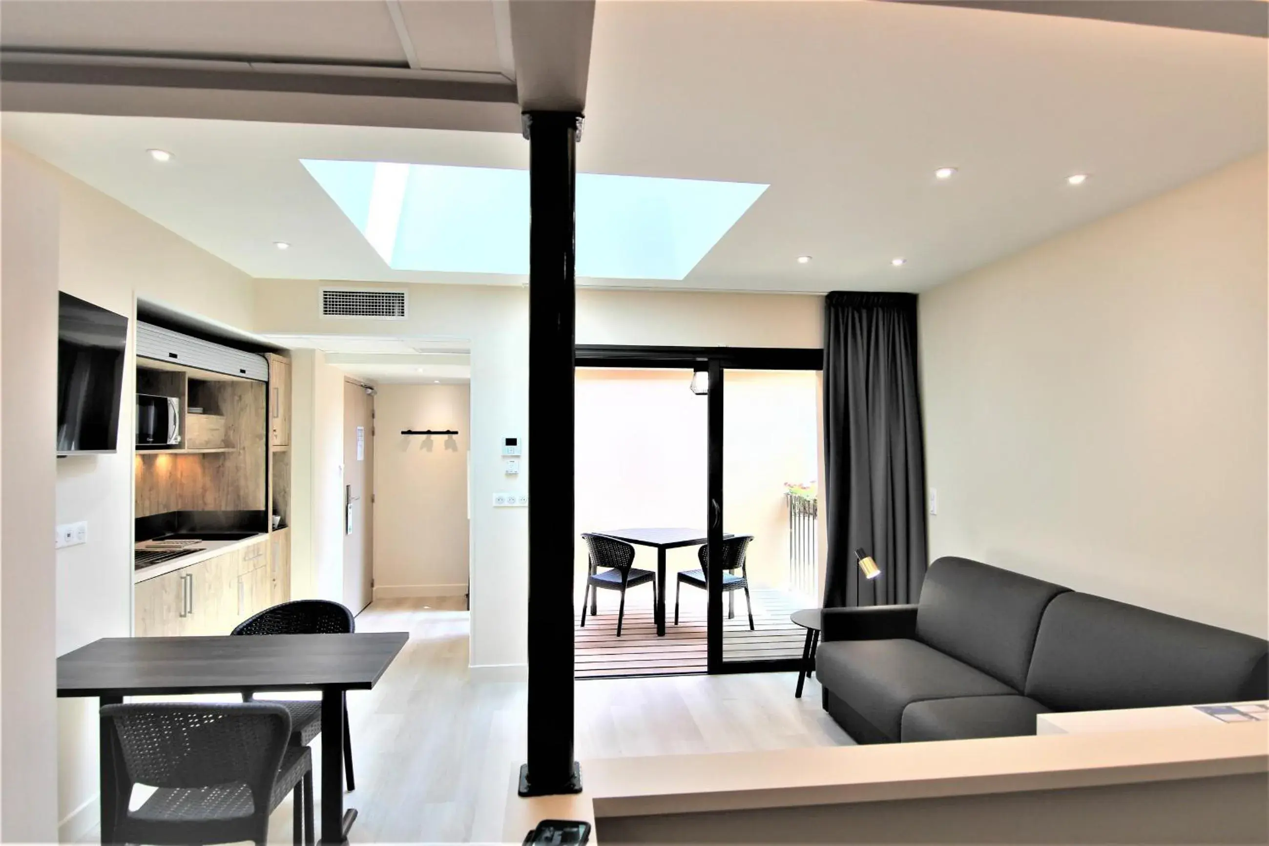 Family Studio in Hôtel Montaigne Family Studio in Hôtel Montaigne