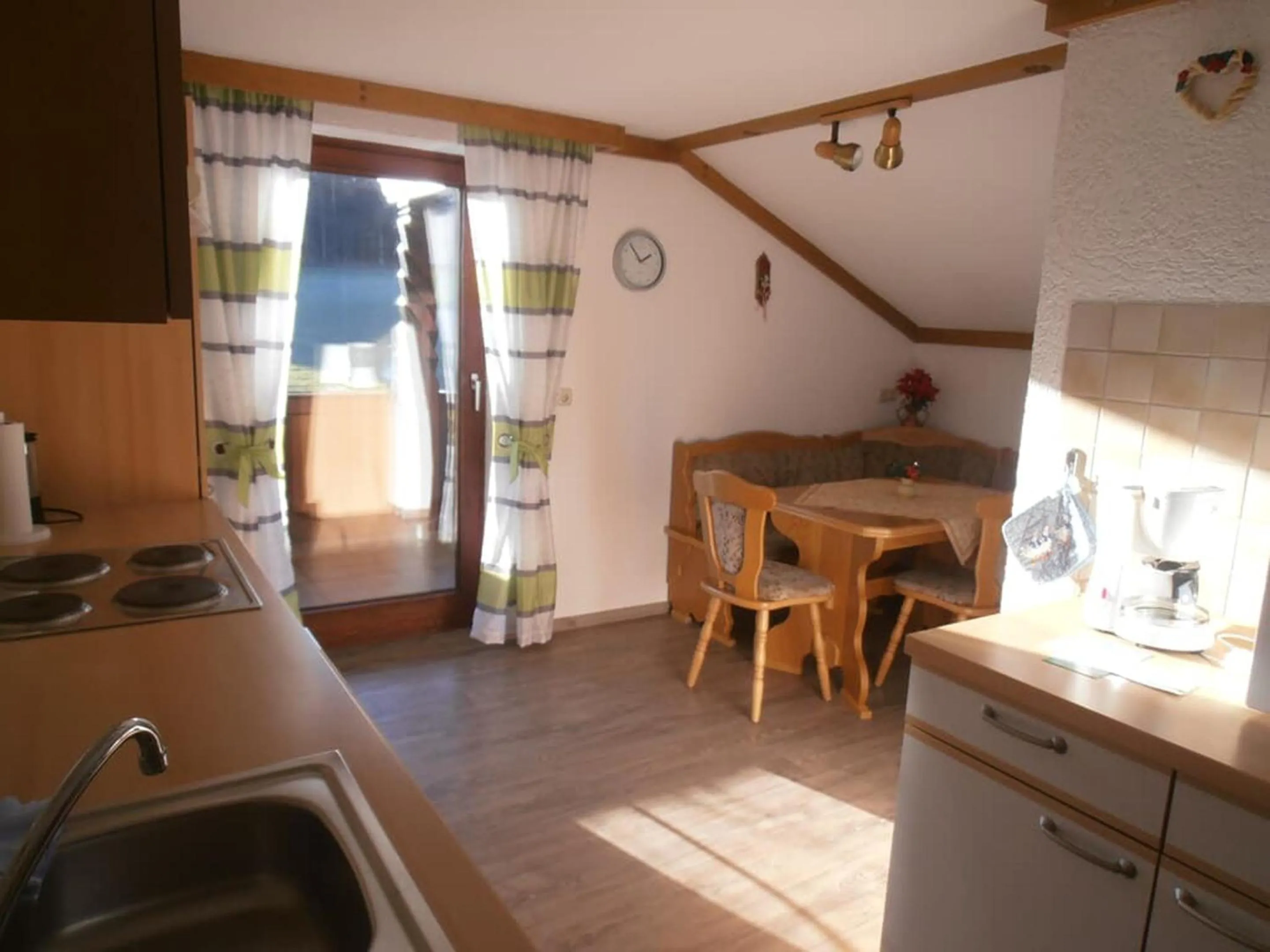 Kitchen or kitchenette in Ferienwohnung Wenzl