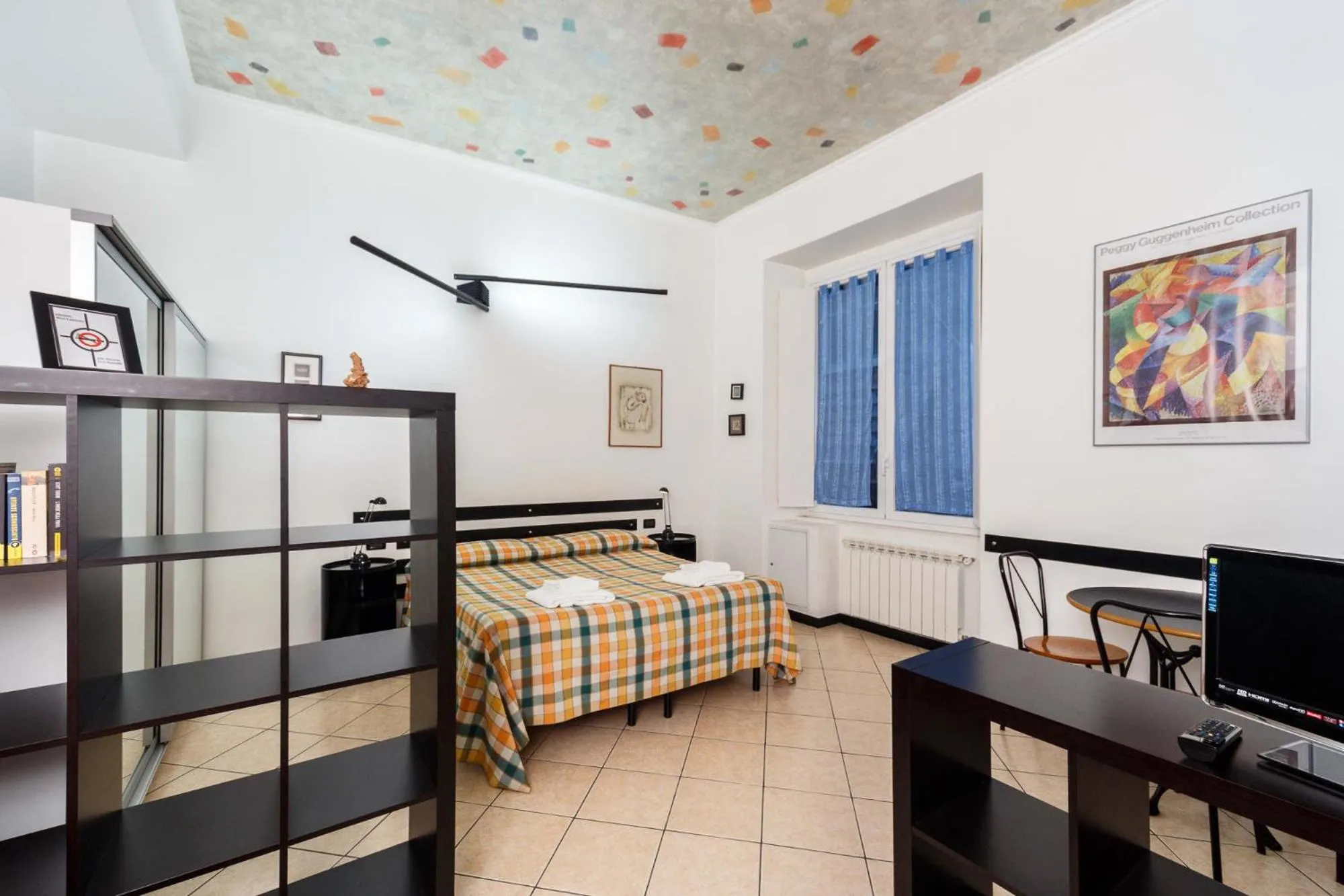 Bed in Hotel Cairoli