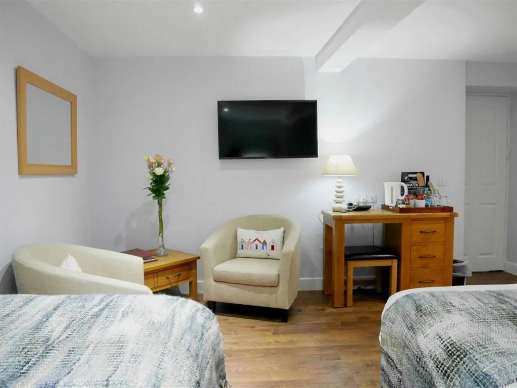 Bedroom, Bed in Norton House Hotel - Mumbles