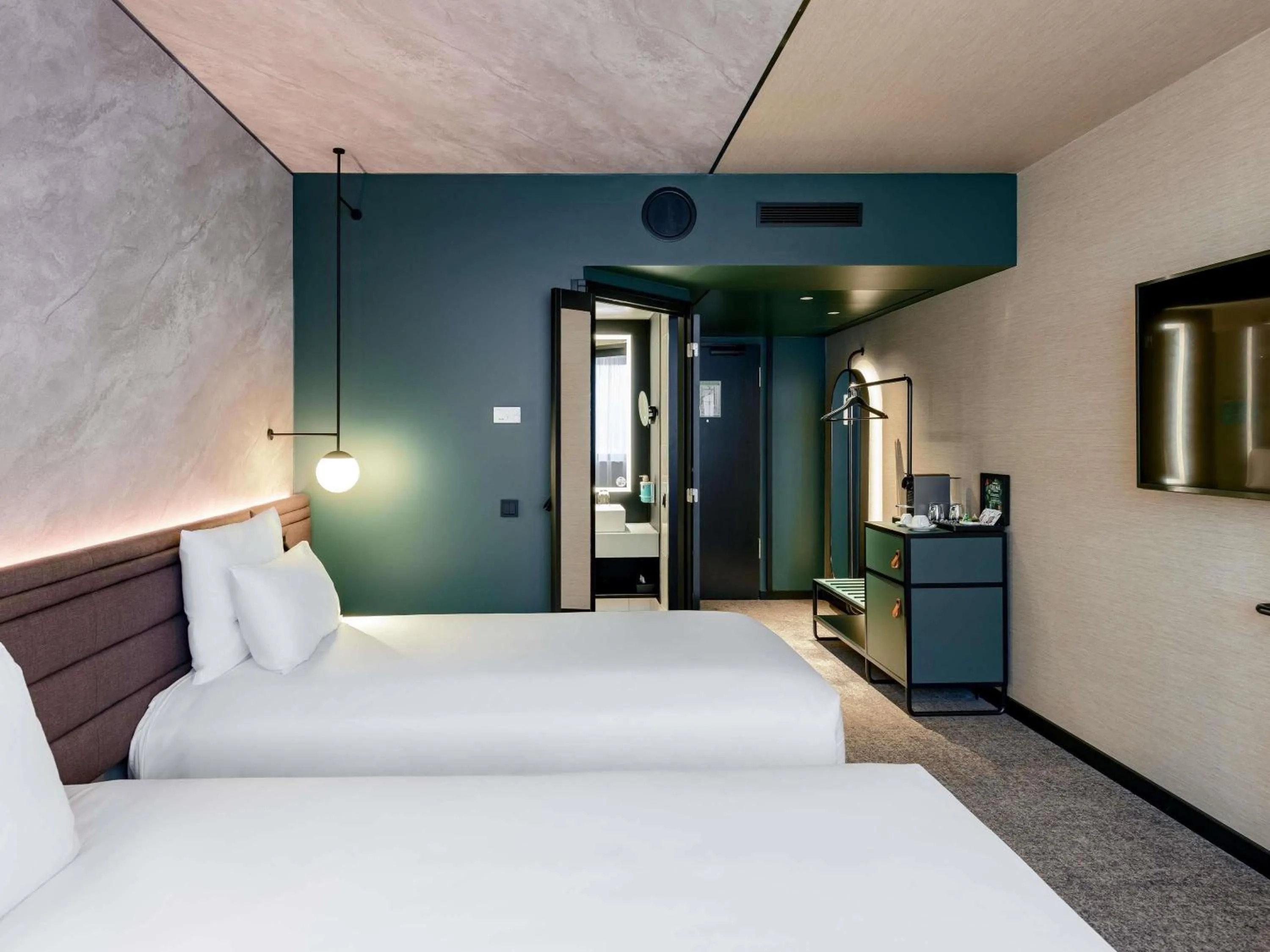 Bedroom, Bed in Novotel München Airport