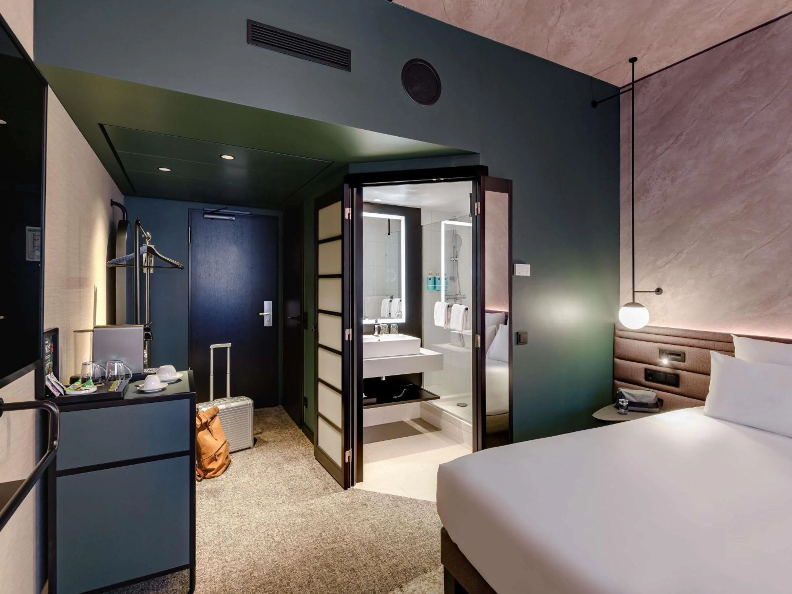 Bedroom, Bed in Novotel München Airport