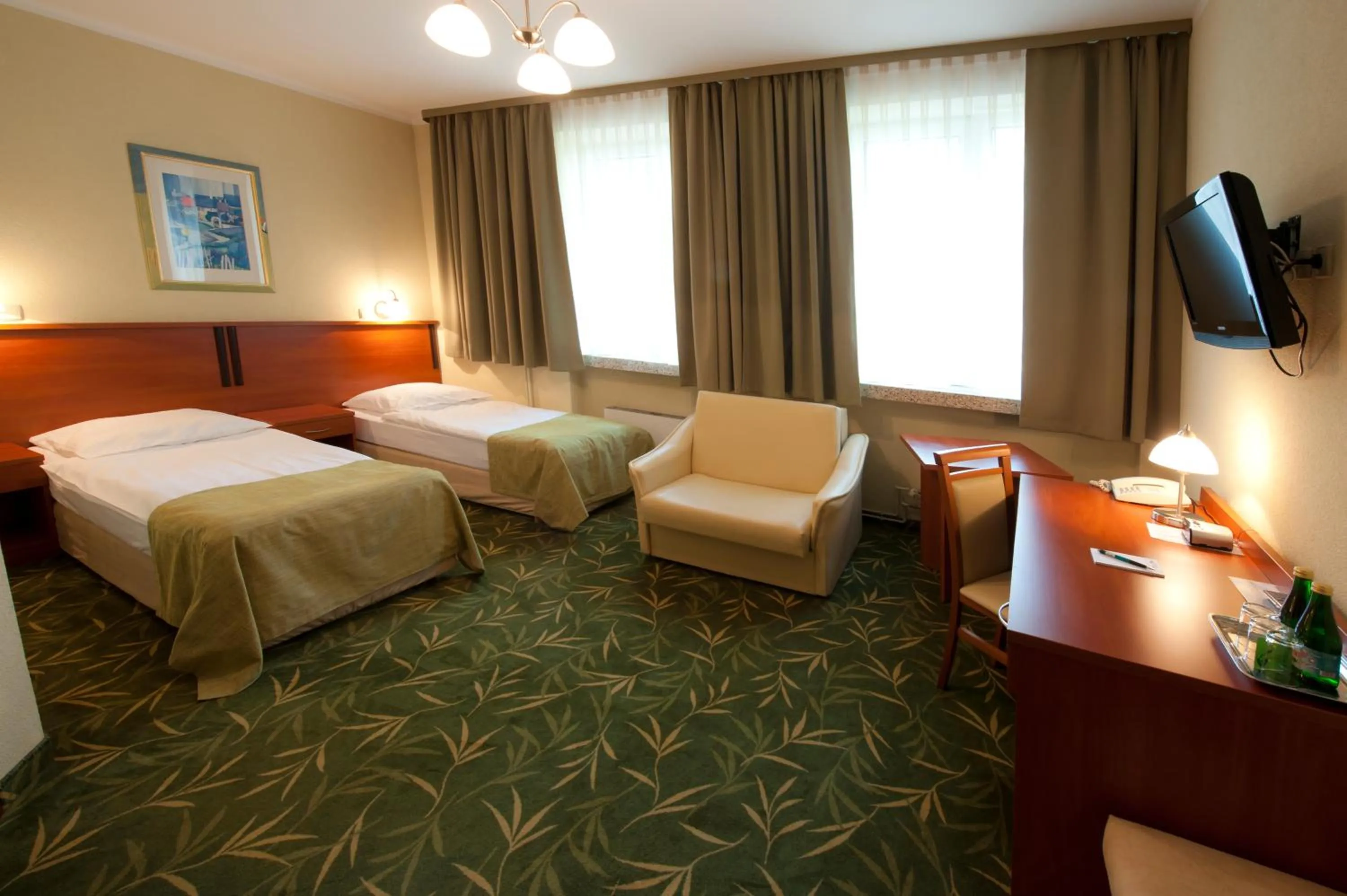 Photo of the whole room, Bed in Brojan