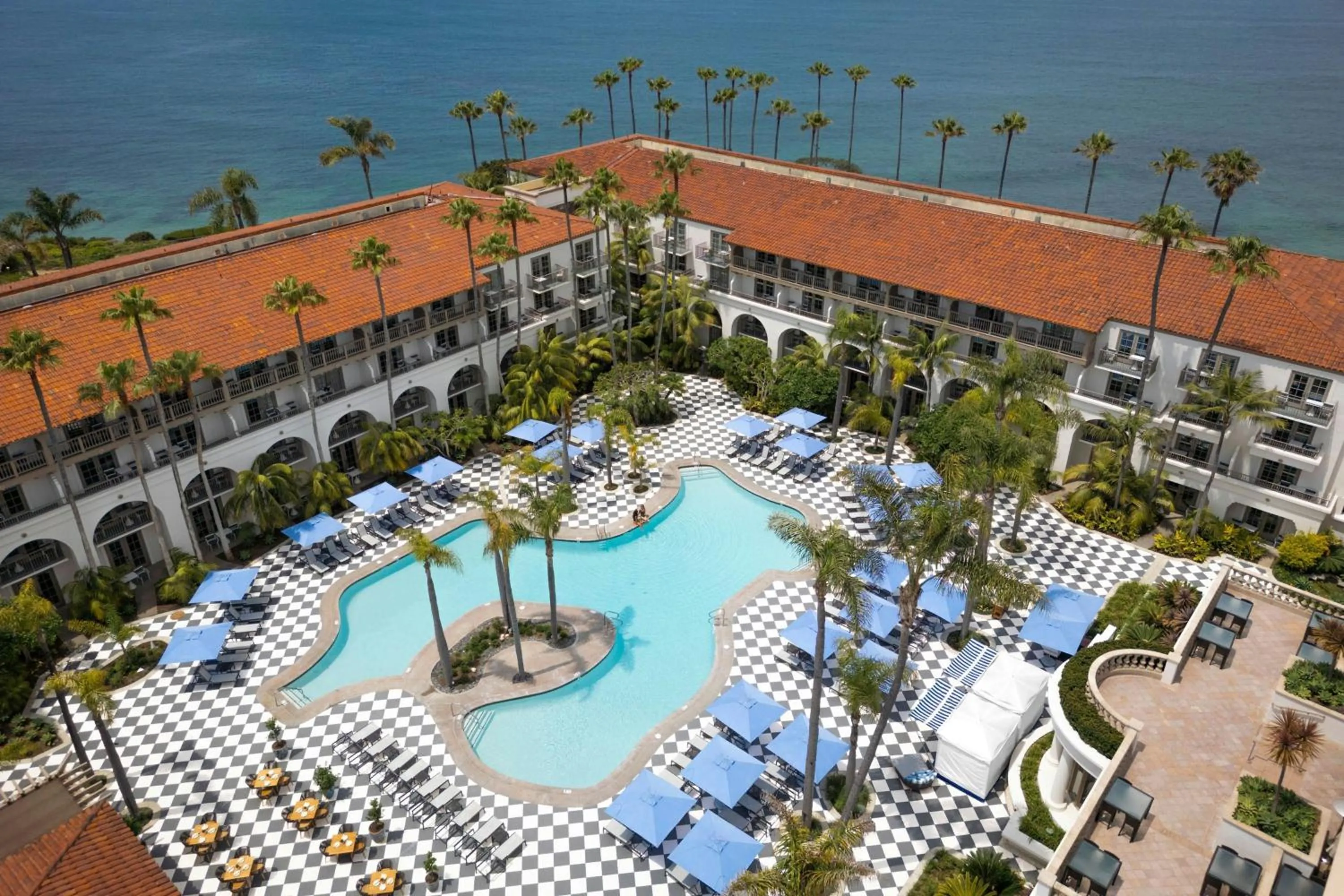 Swimming pool in The Ritz-Carlton, Laguna Niguel