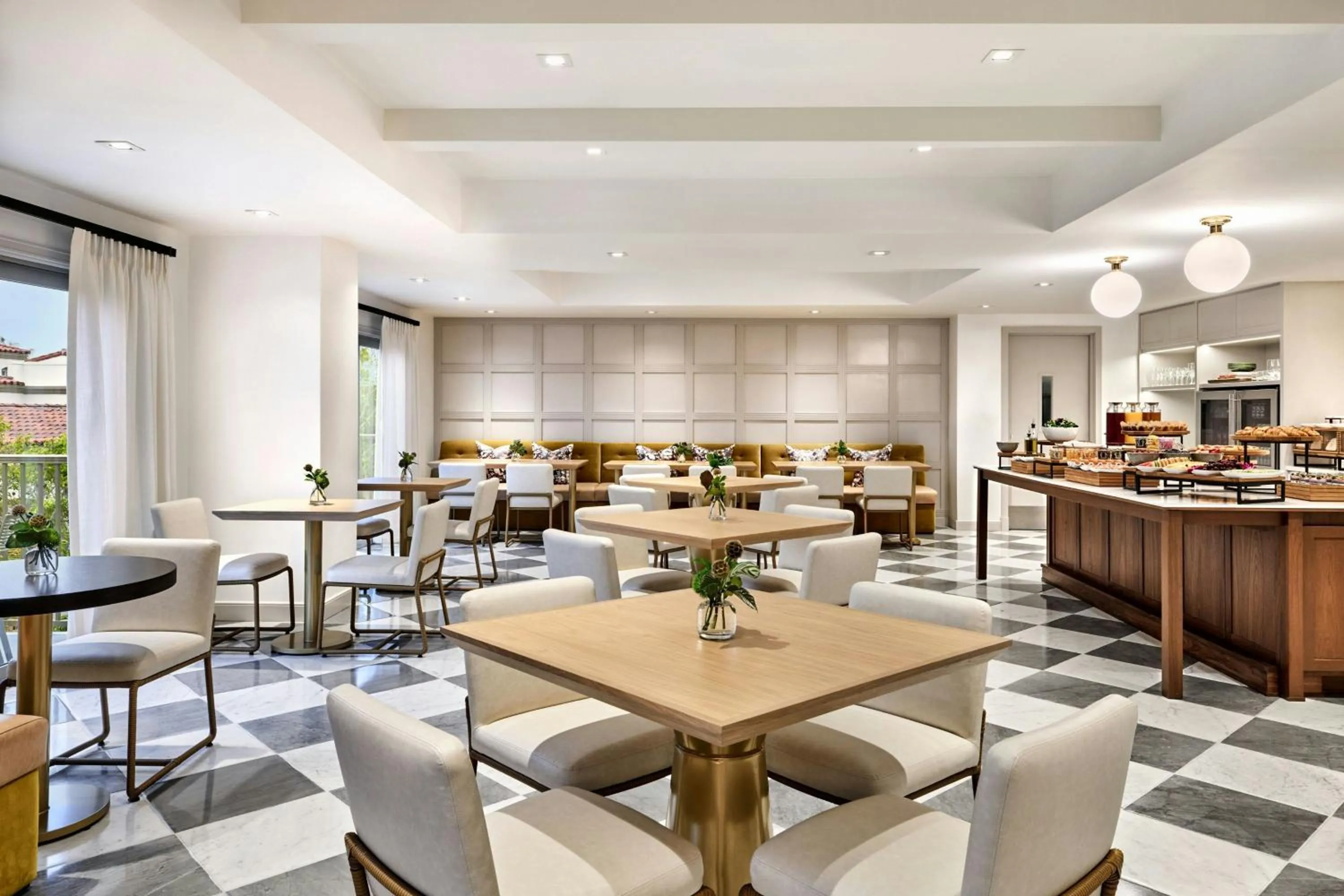 Lounge or bar in The Ritz-Carlton, Laguna Niguel