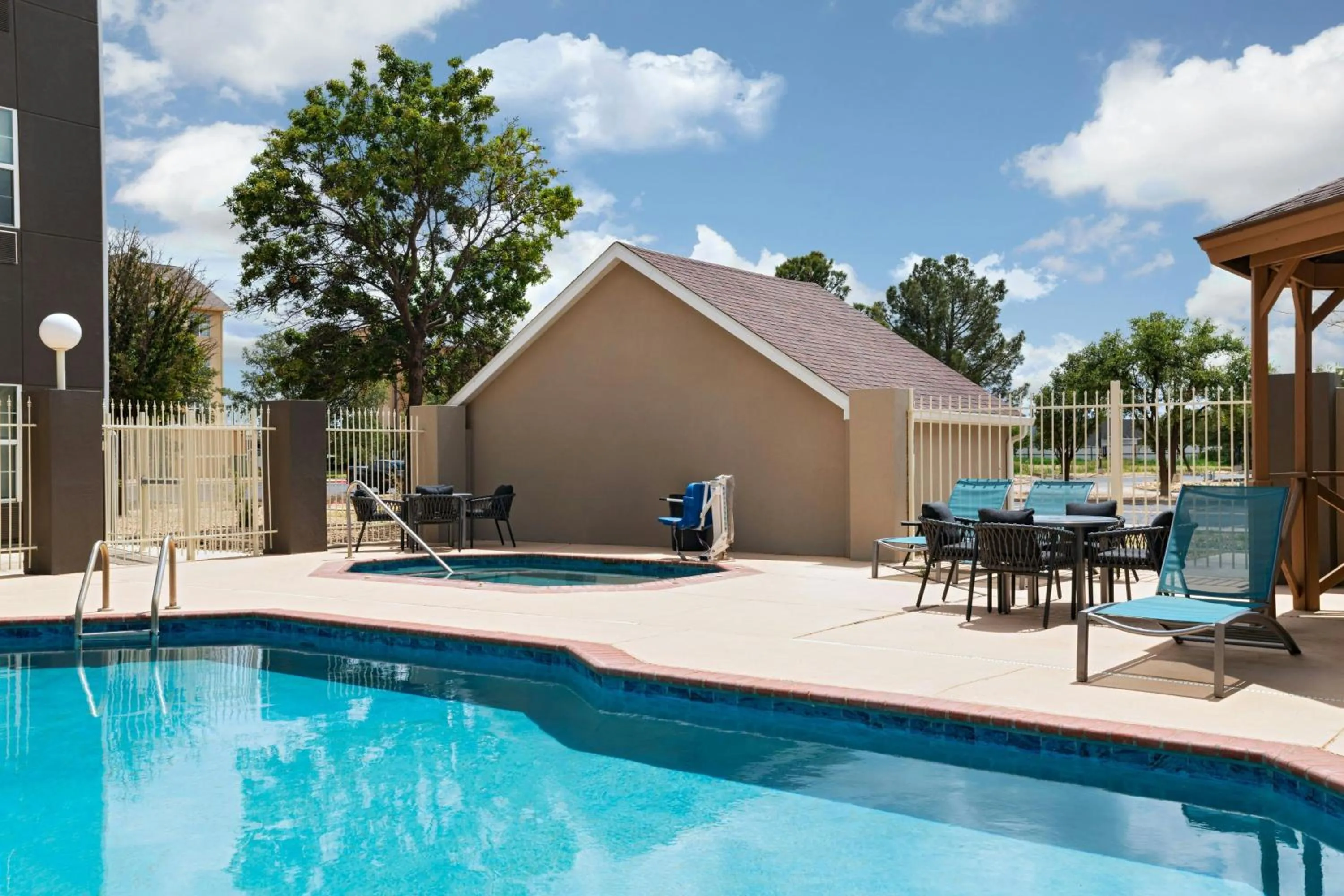 Swimming pool in TownePlace Suites Lubbock
