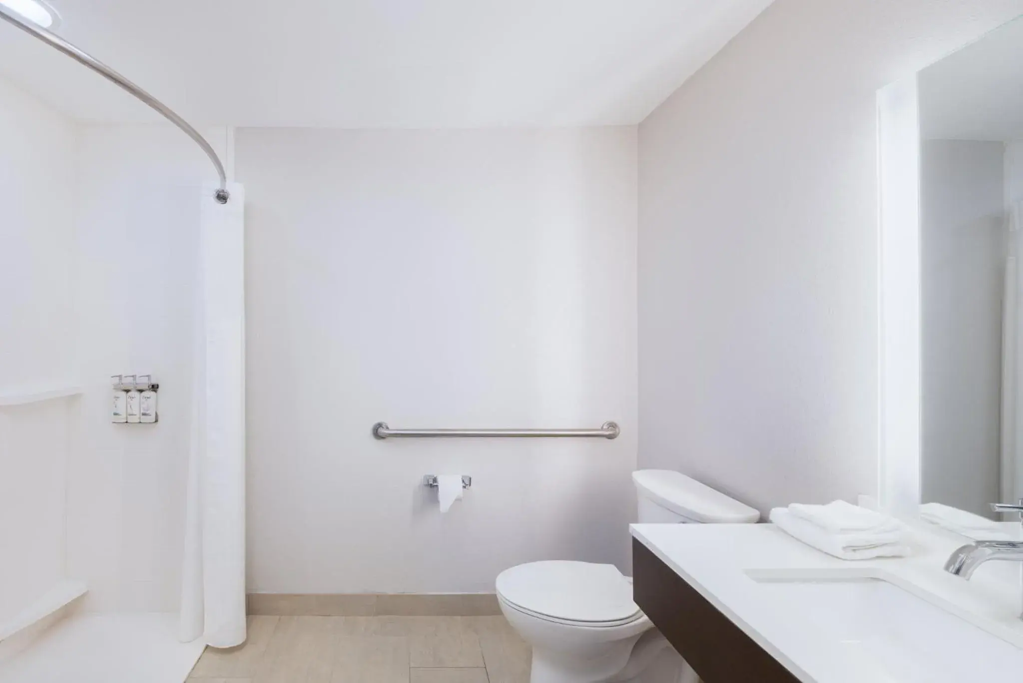 Standard King Room - Mobility Accessible in Holiday Inn Express & Suites Spring Hill by IHG Standard King Room - Mobility Accessible in Holiday Inn Express & Suites Spring Hill by IHG