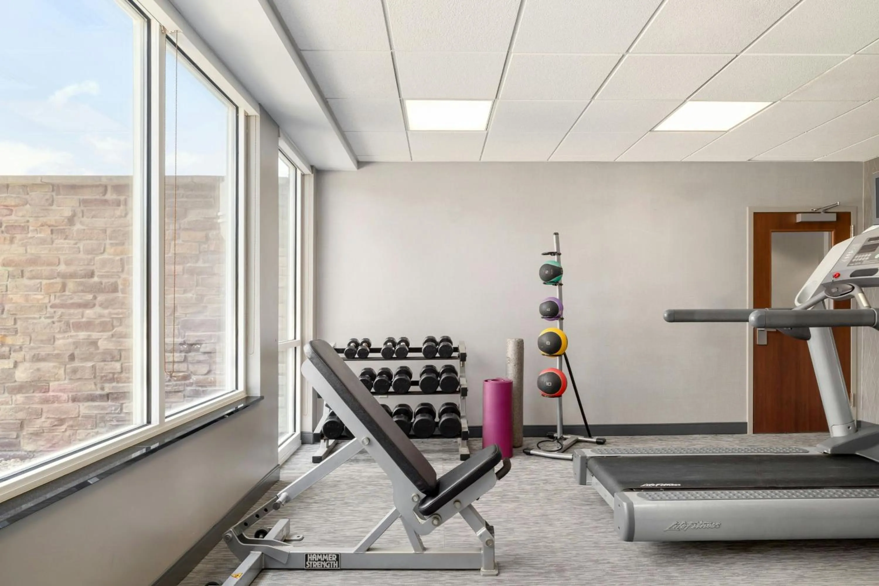 Fitness centre/facilities in Courtyard Des Moines Ankeny