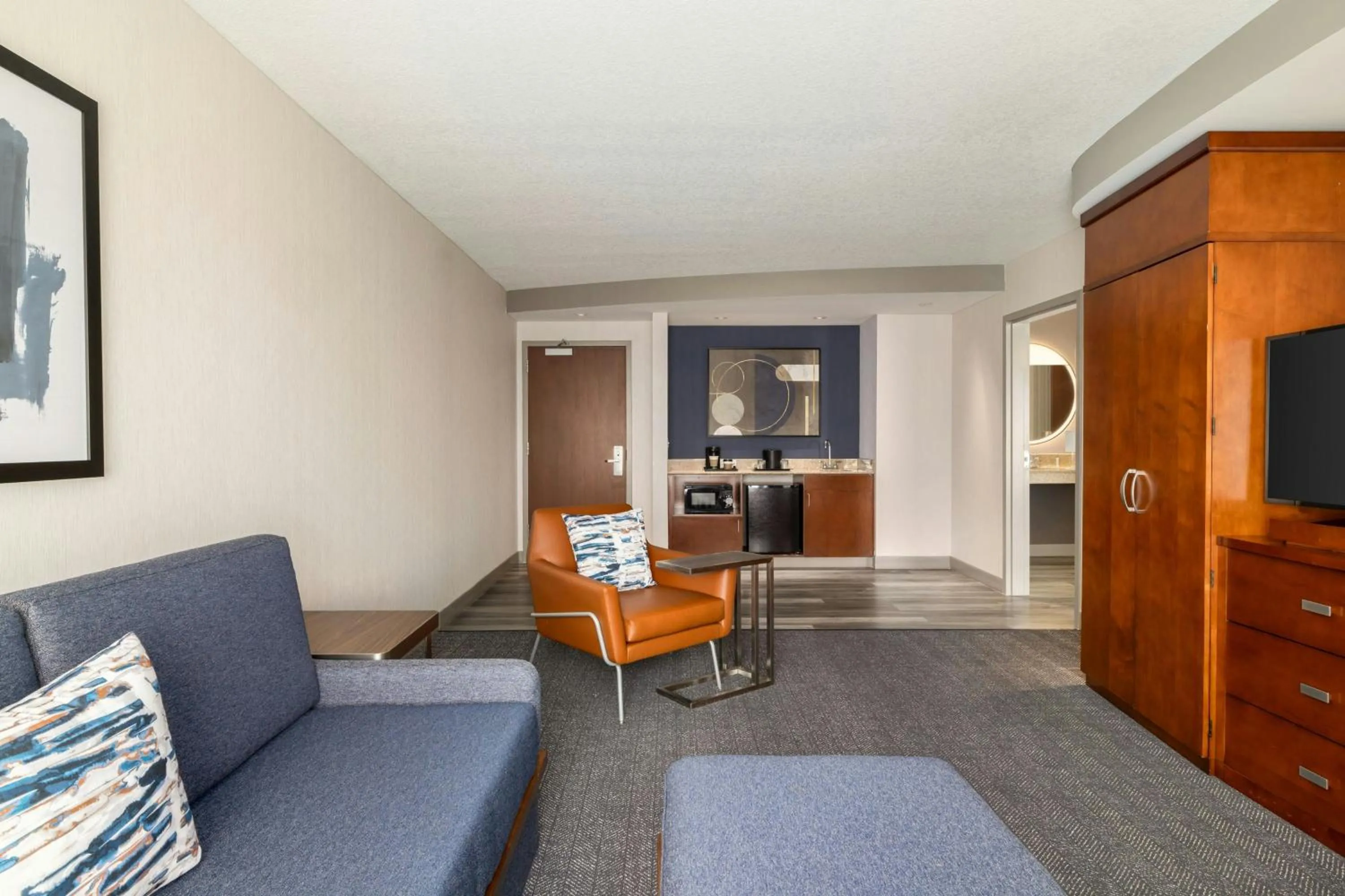 Bedroom in Courtyard Des Moines Ankeny