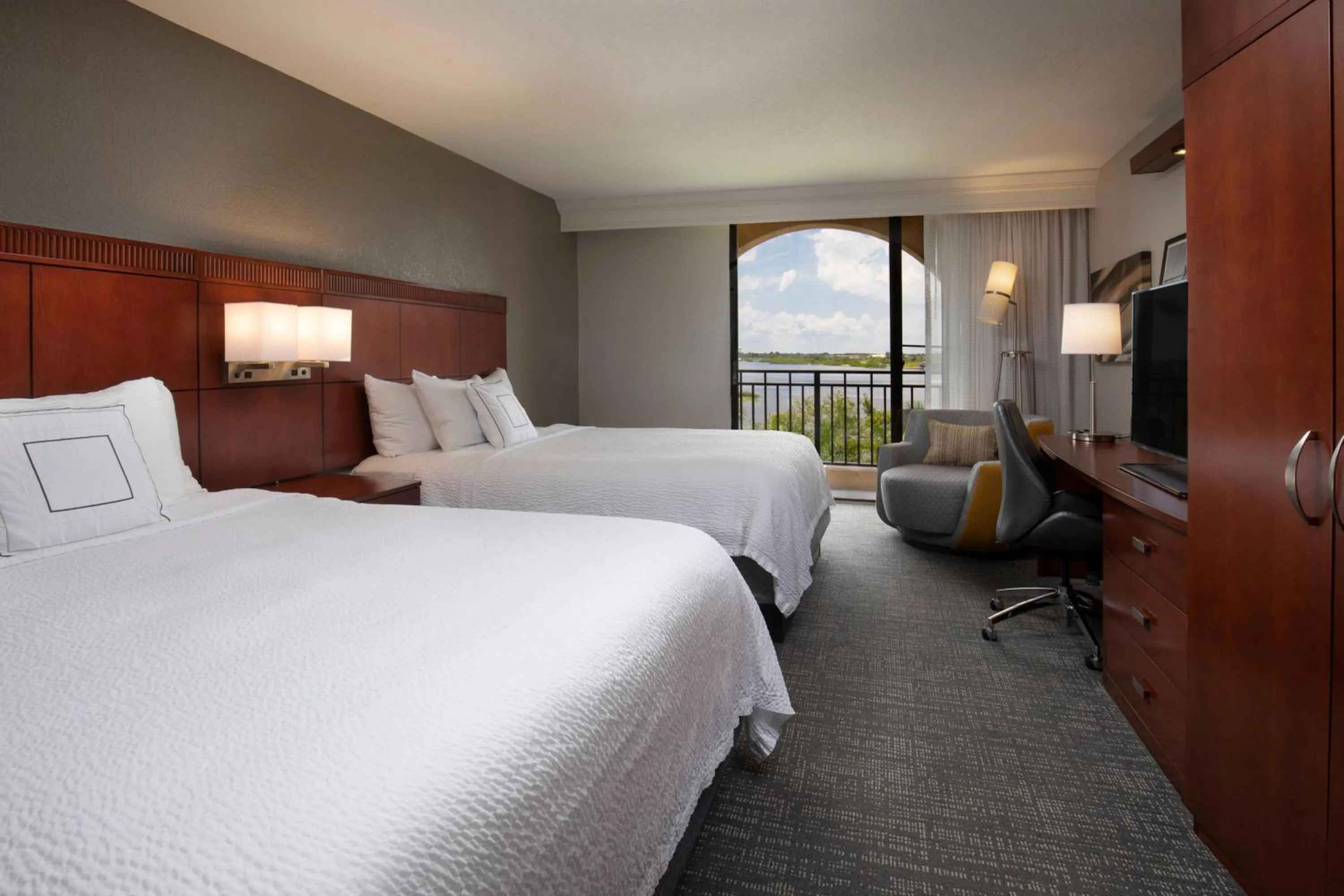 Photo of the whole room, Bed in Courtyard by Marriott Bradenton Sarasota/Riverfront