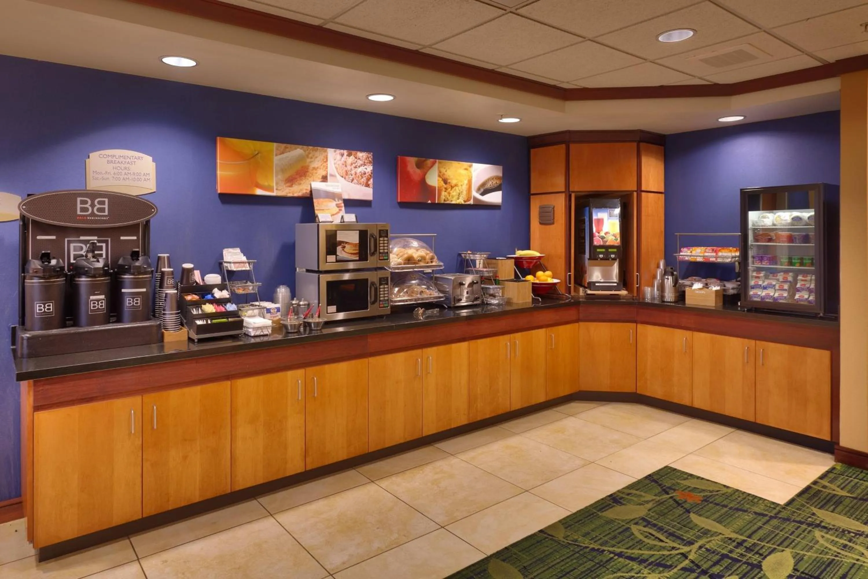 Breakfast in Fairfield Inn and Suites by Marriott Laramie