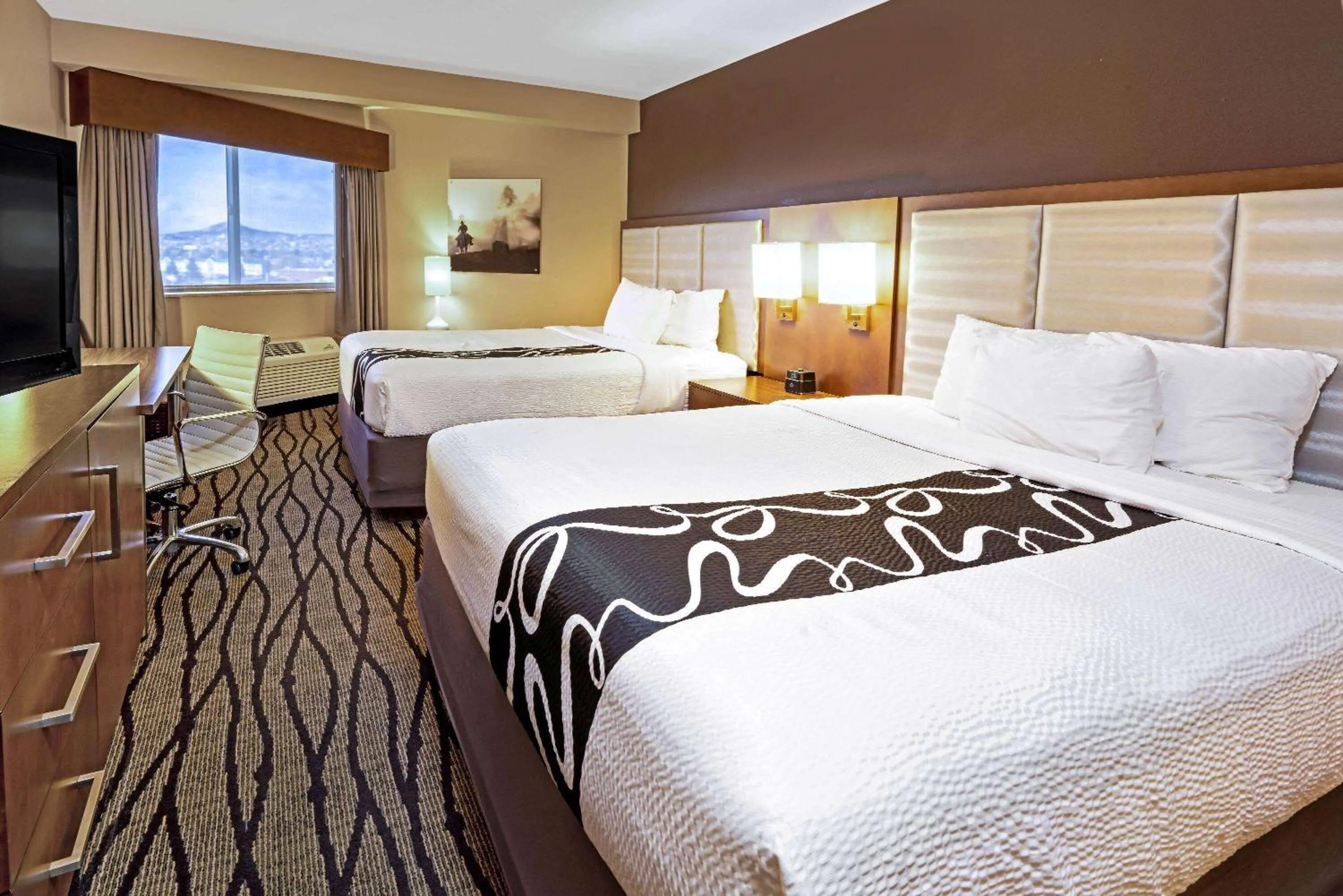 Photo of the whole room, Bed in La Quinta by Wyndham Butte