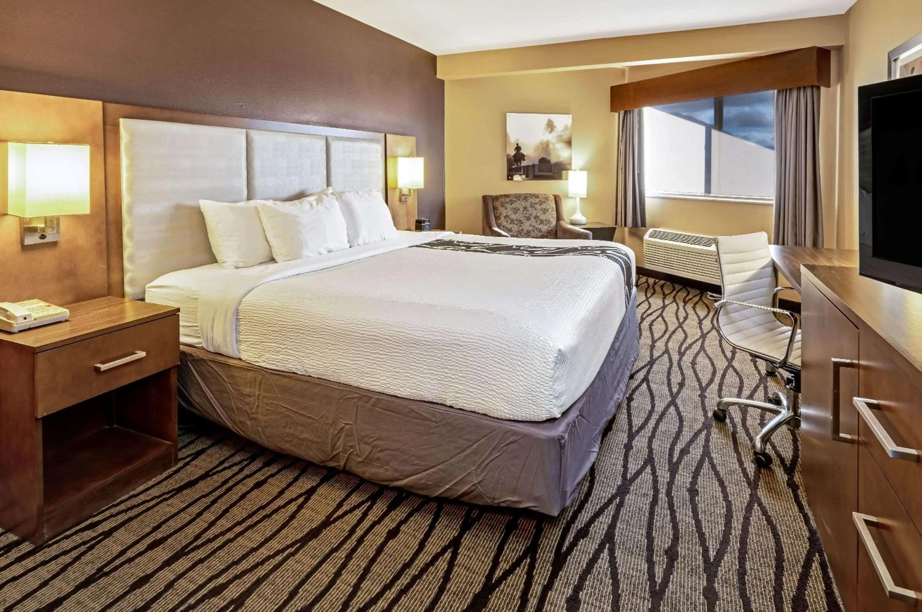 Photo of the whole room, Bed in La Quinta by Wyndham Butte