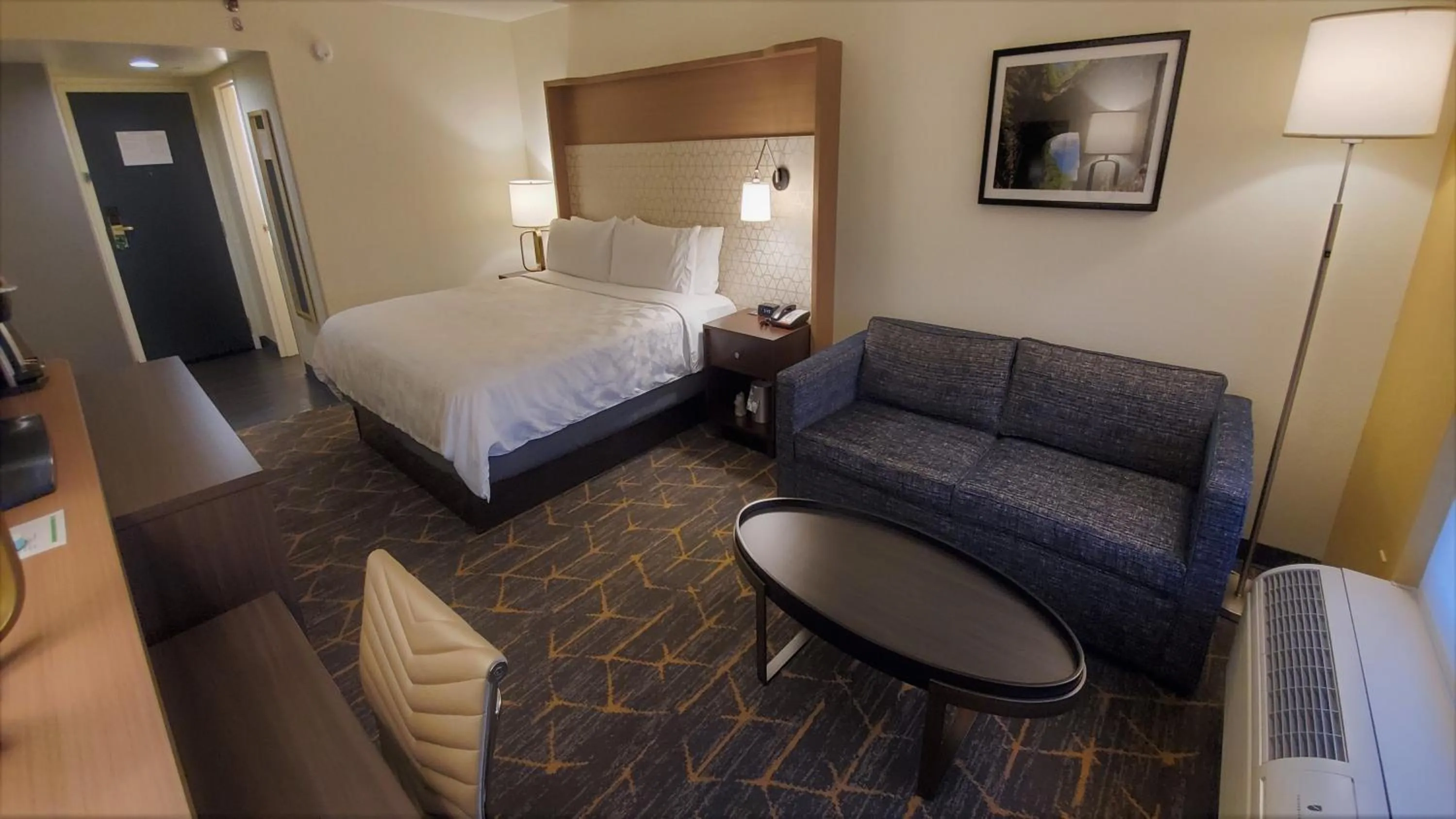 Bedroom, Bed in Holiday Inn Staunton Conference Center by IHG