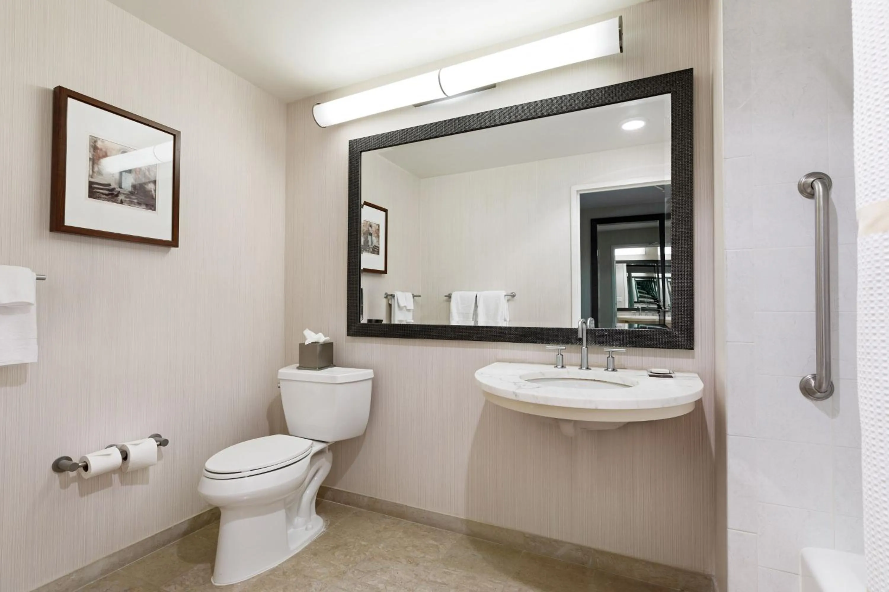 Photo of the whole room in Marriott Dallas Fort Worth Westlake