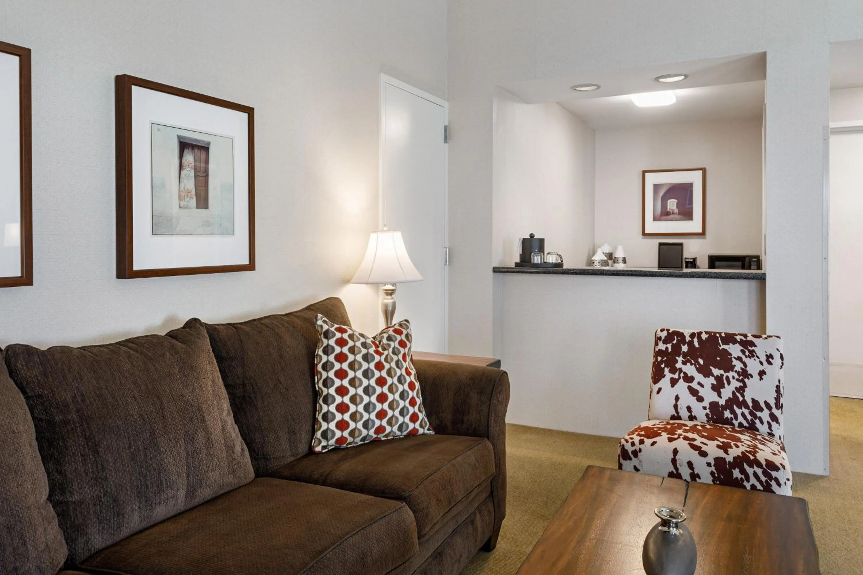 Living room in Marriott Dallas Fort Worth Westlake