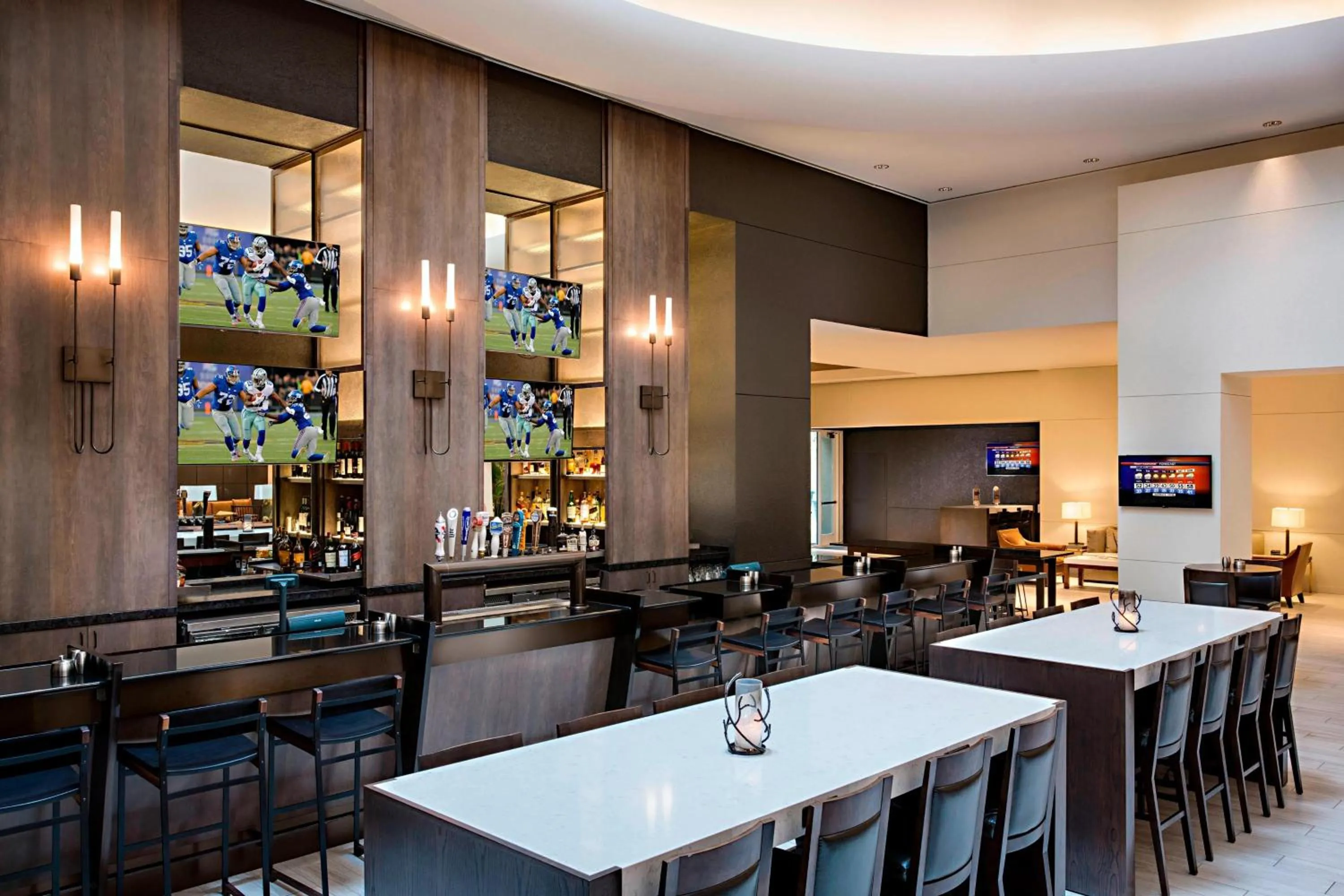 Lounge or bar in Marriott Dallas Fort Worth Westlake