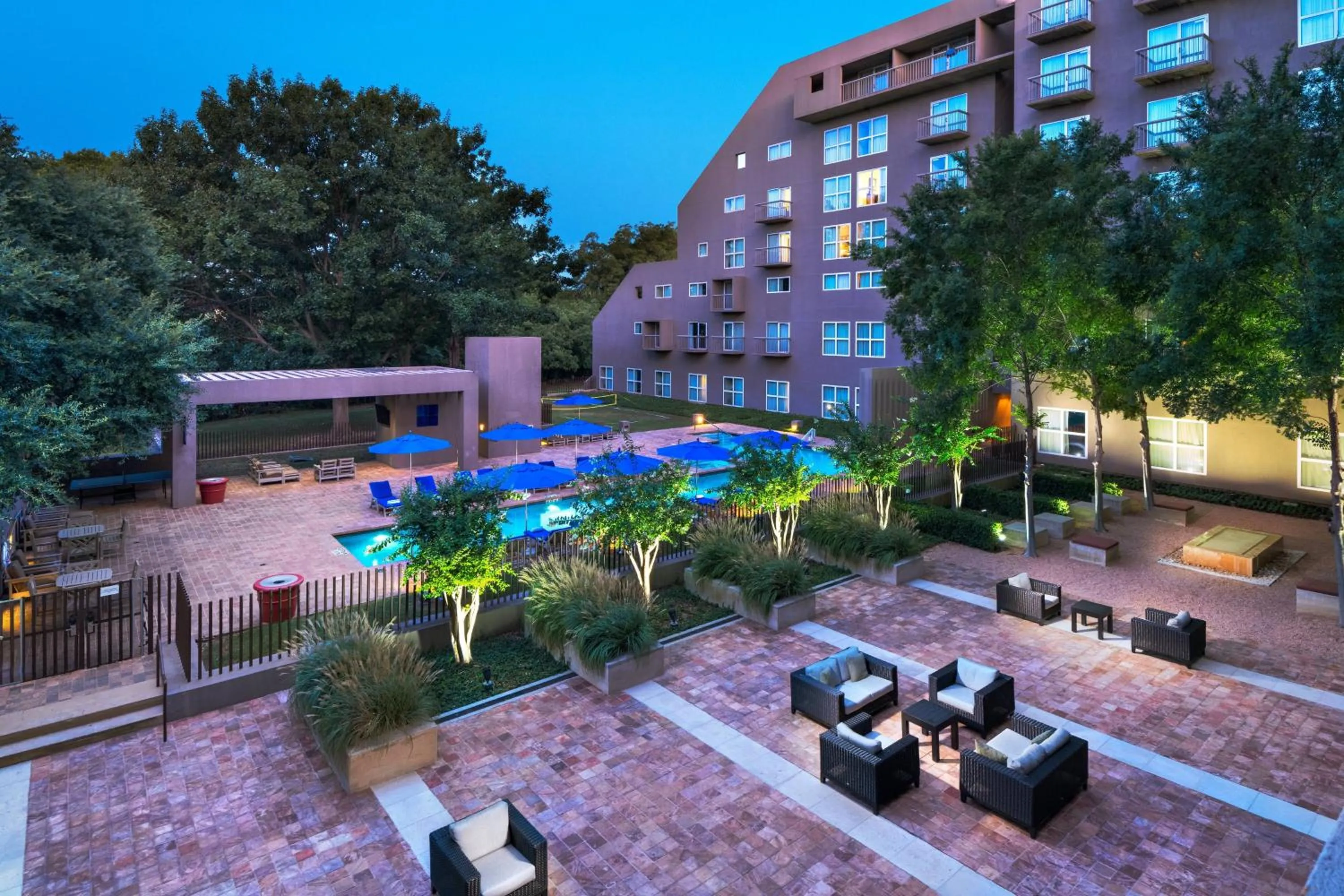 Swimming pool in Marriott Dallas Fort Worth Westlake