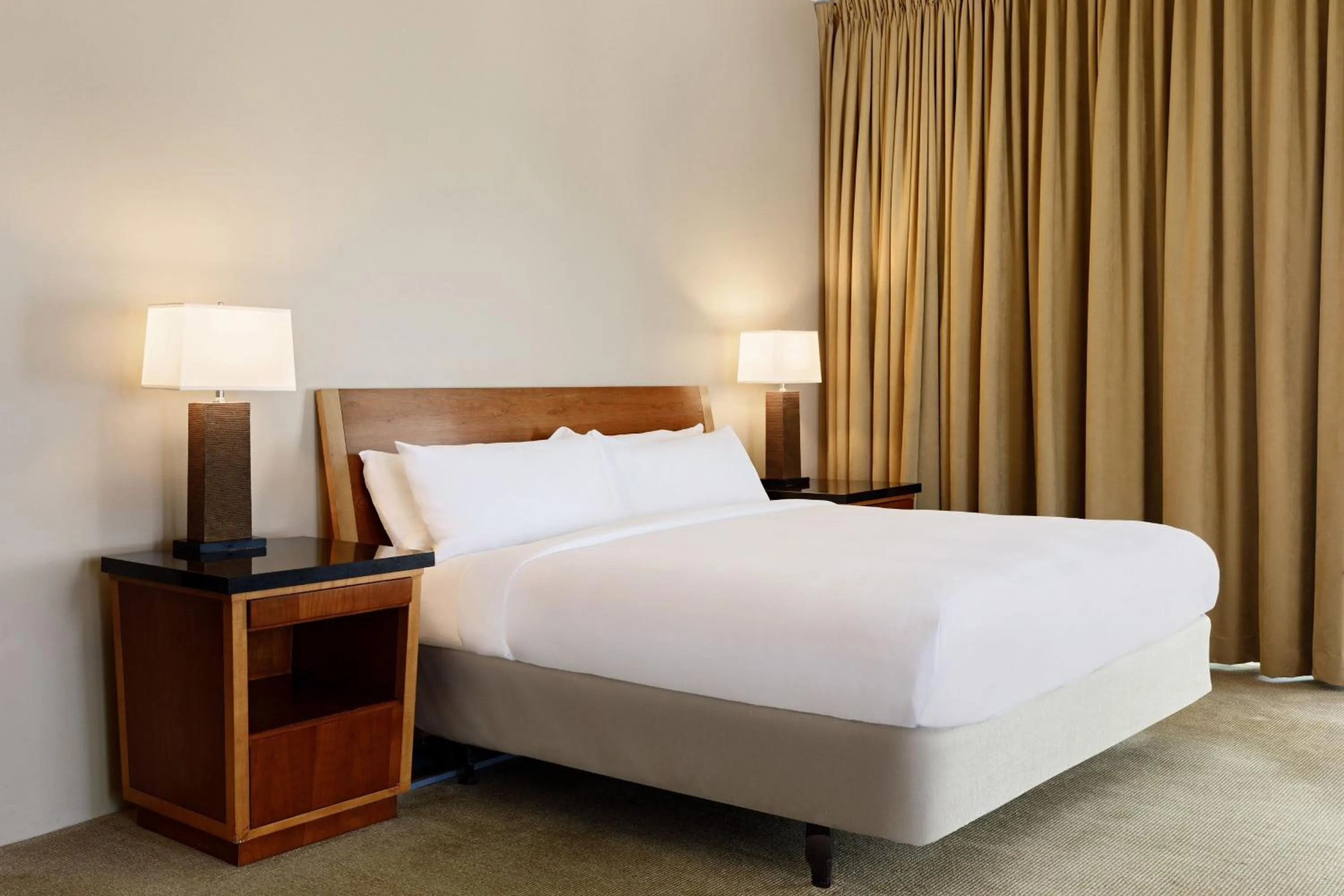 Bedroom, Bed in Marriott Dallas Fort Worth Westlake