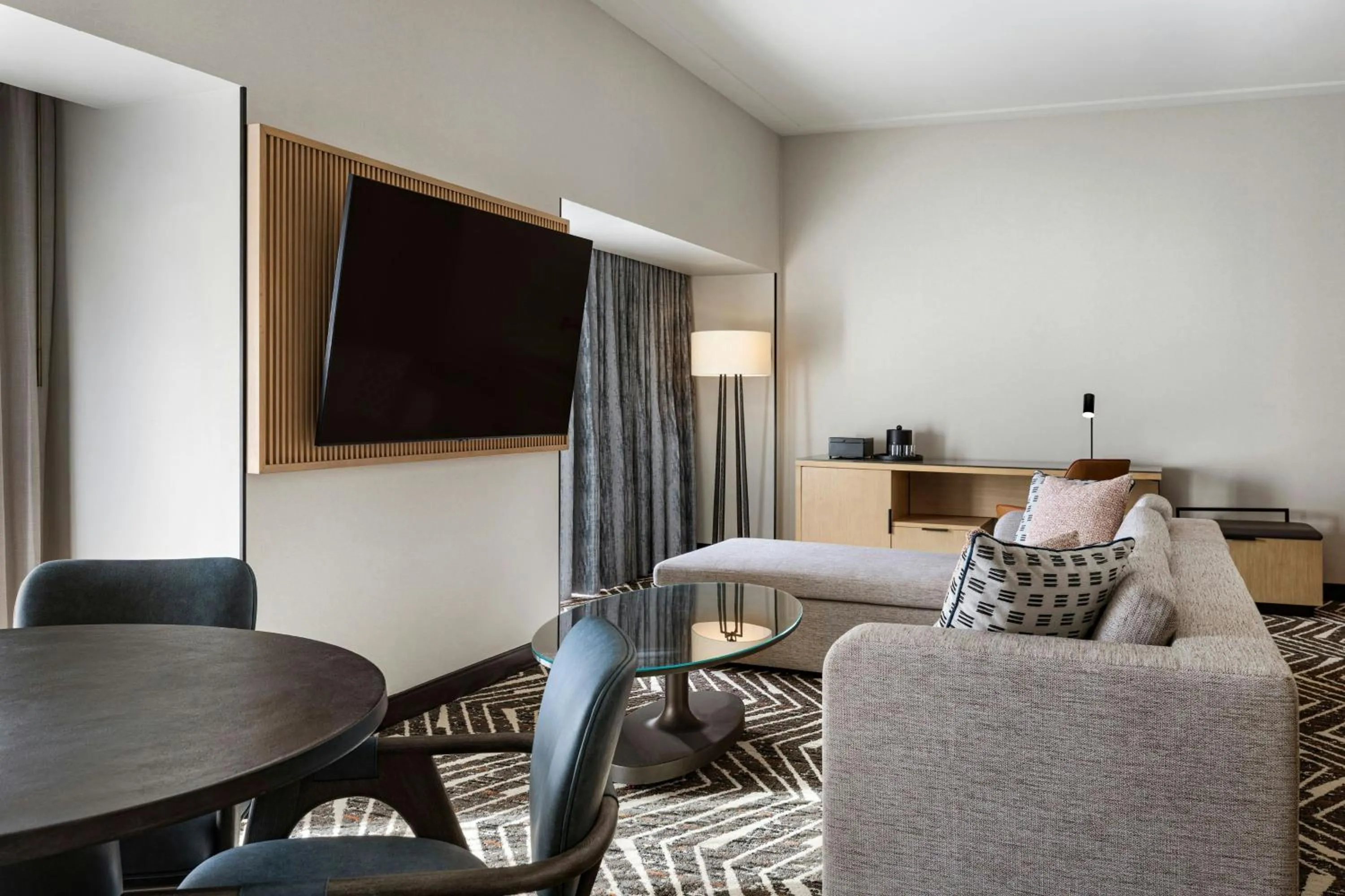 Photo of the whole room in Marriott Dallas Fort Worth Westlake