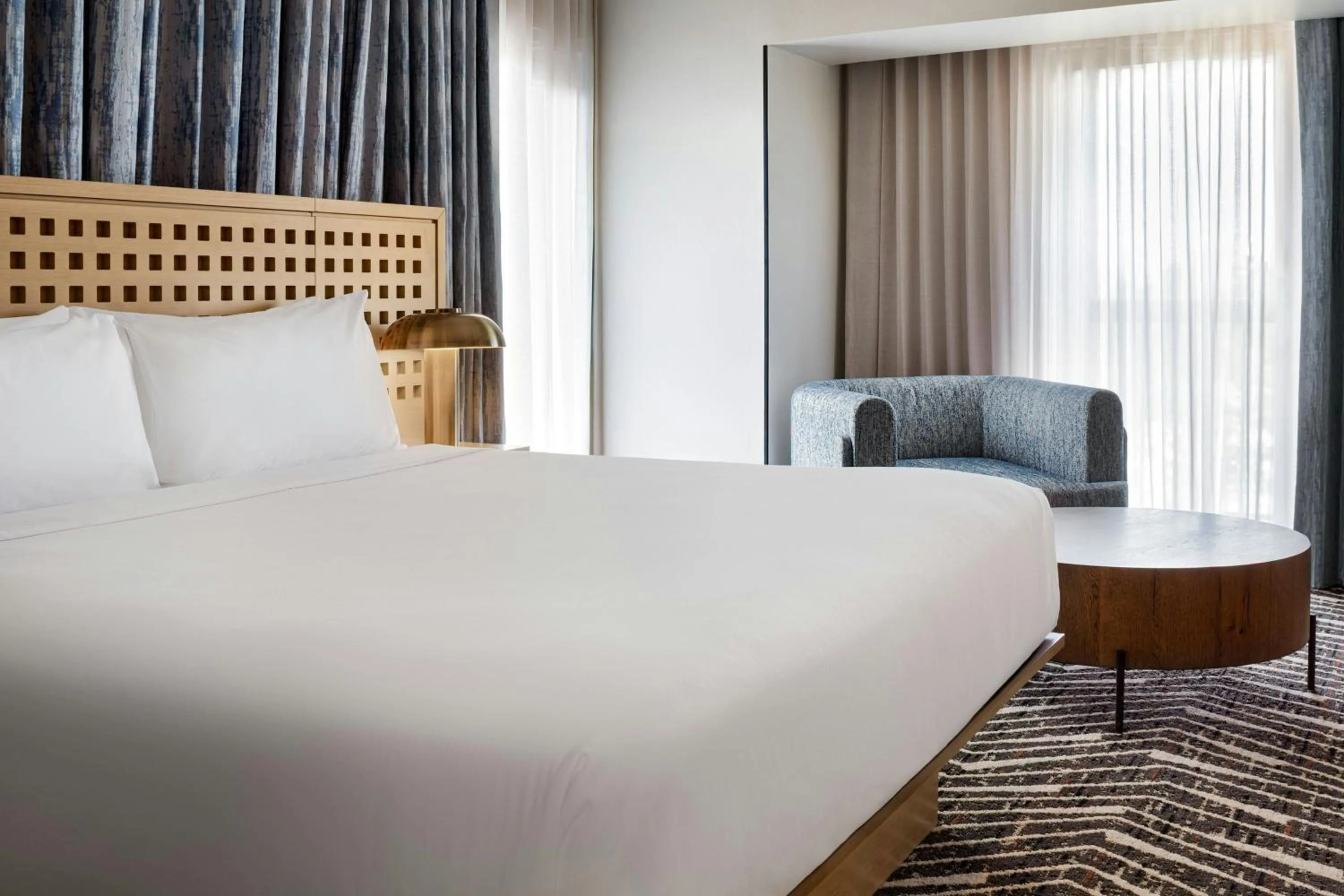 Photo of the whole room, Bed in Marriott Dallas Fort Worth Westlake