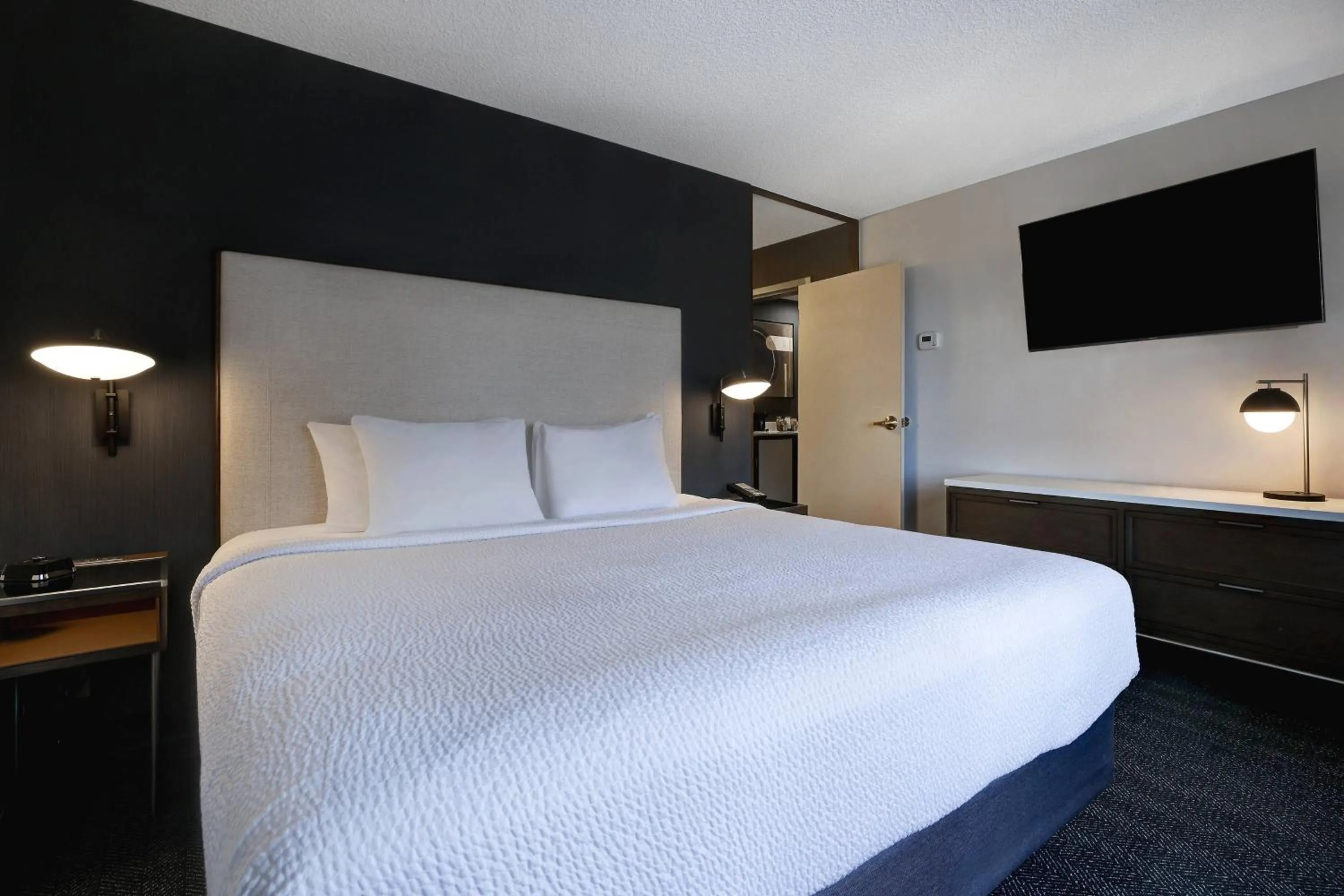 Bedroom, Bed in Courtyard by Marriott Portland Southeast/Clackamas