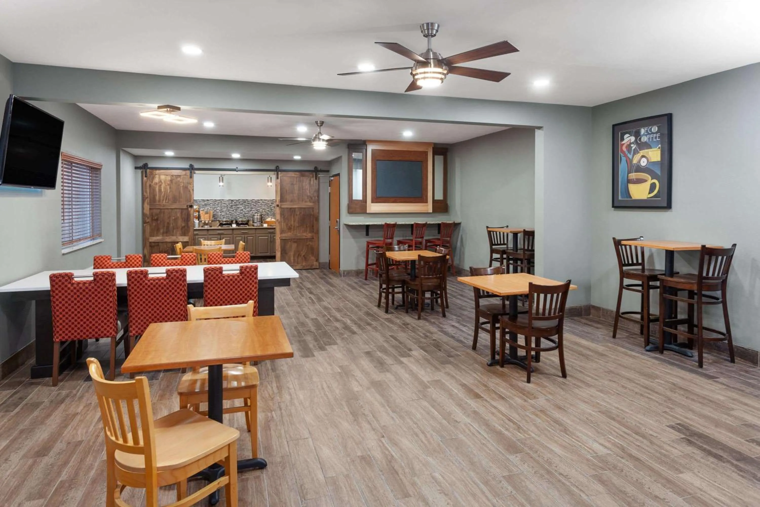 Breakfast in AmericInn by Wyndham Hudson